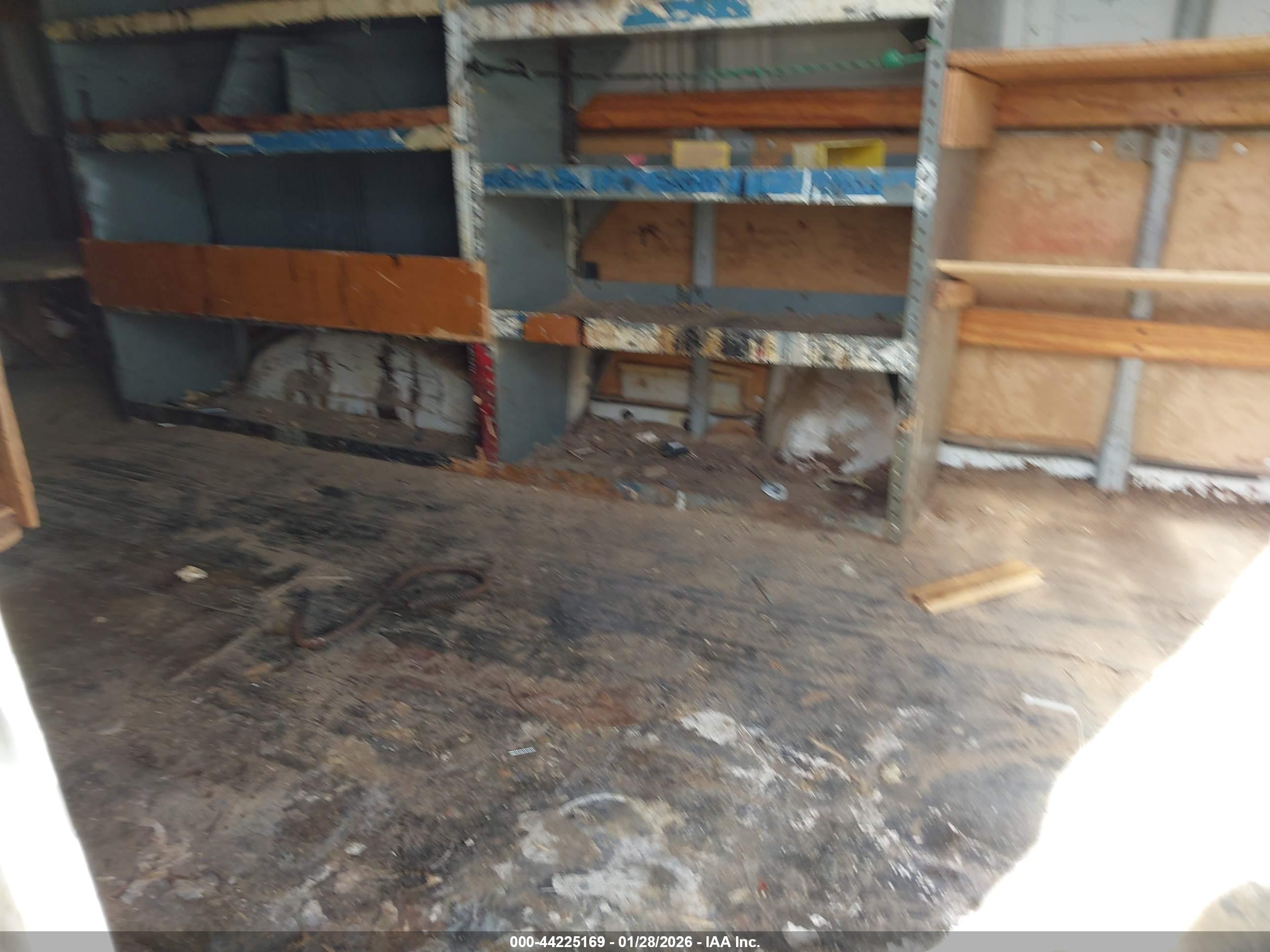 FORD E-250 image 8