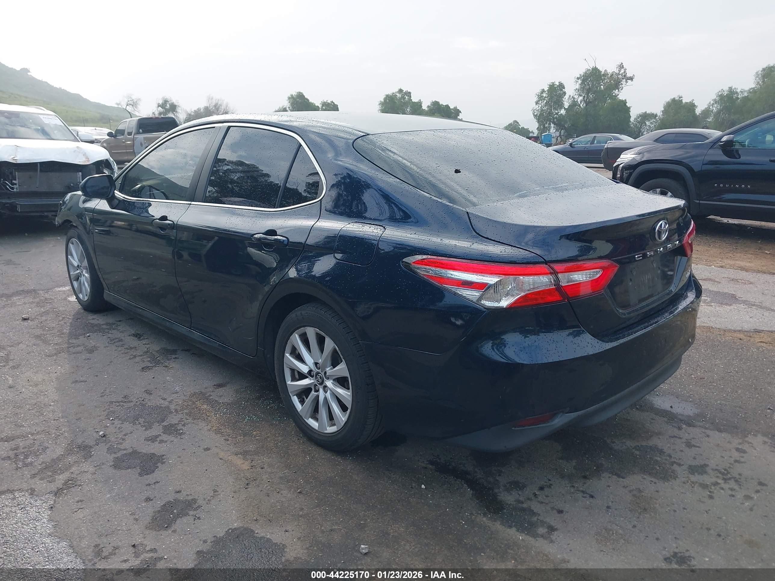 TOYOTA CAMRY image 3