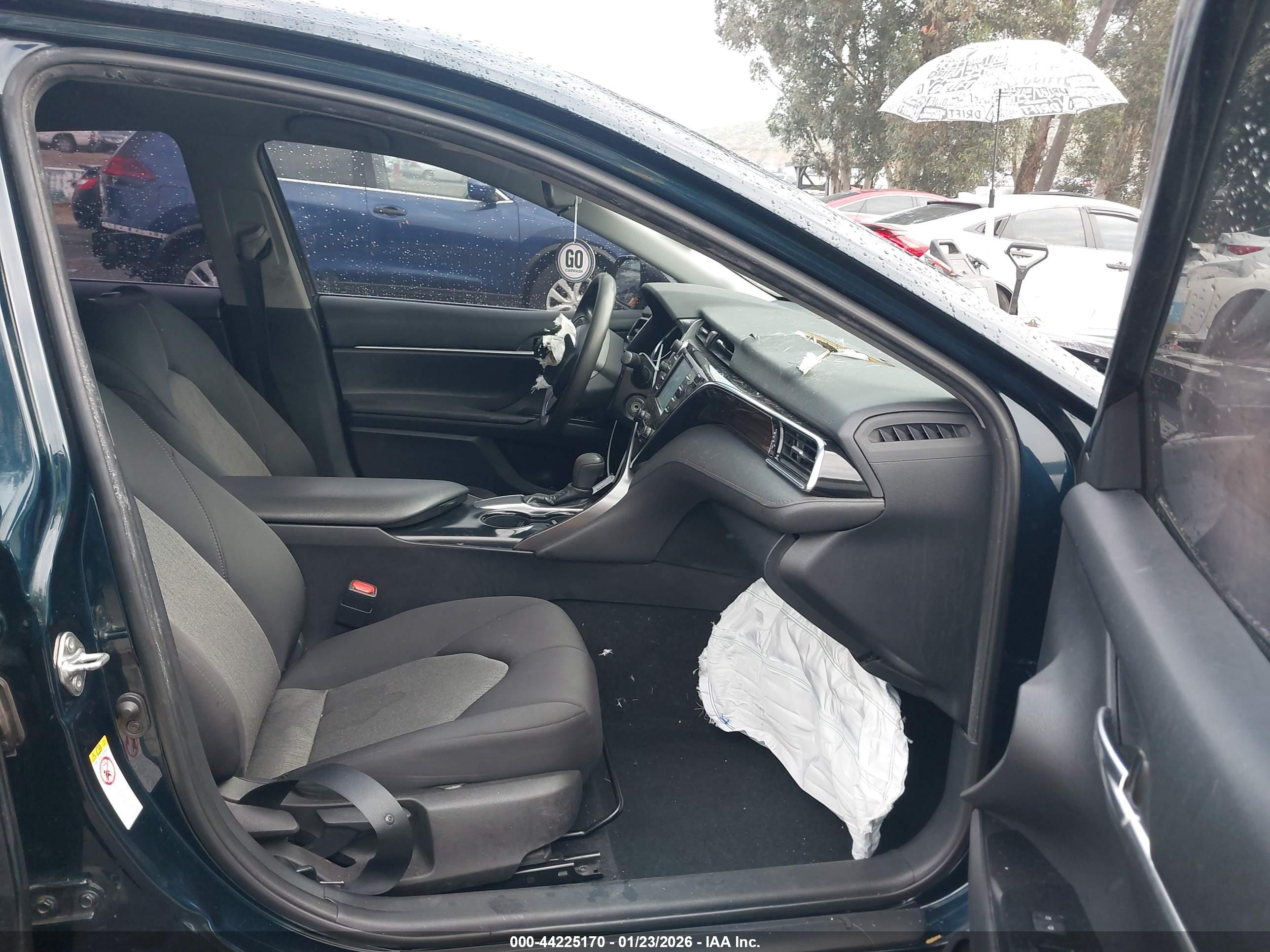 TOYOTA CAMRY image 5