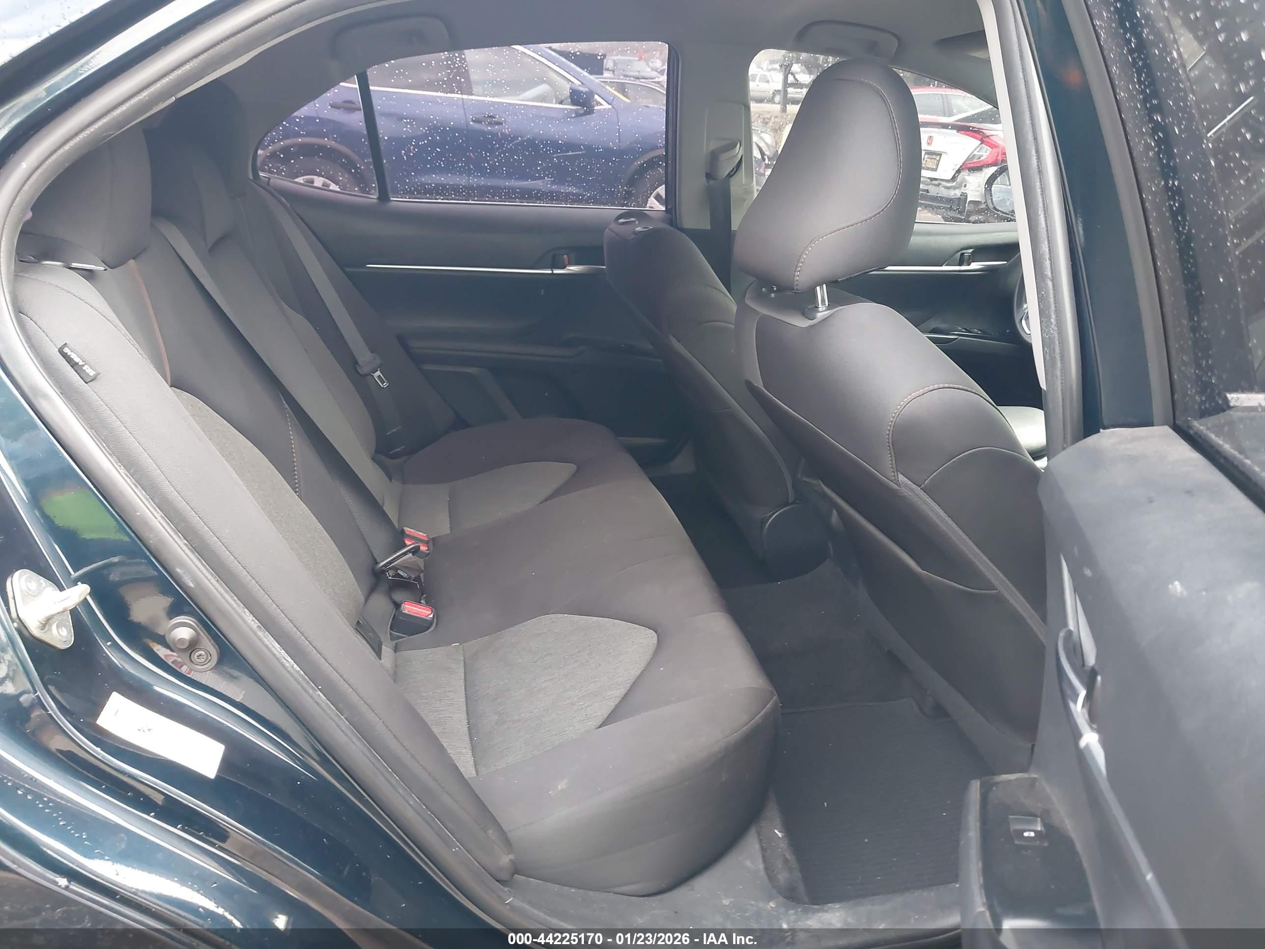 TOYOTA CAMRY image 8