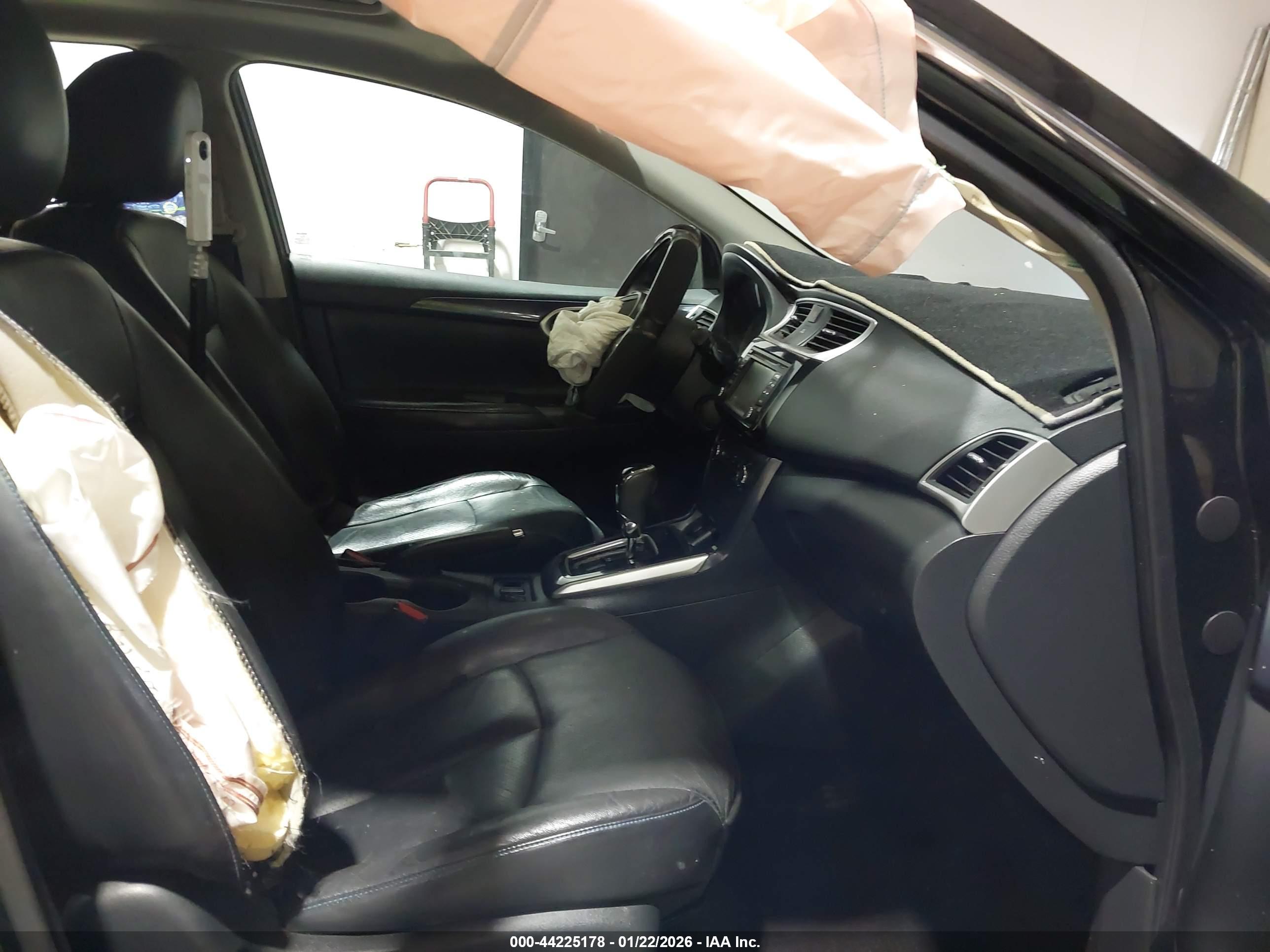 NISSAN SENTRA image 5