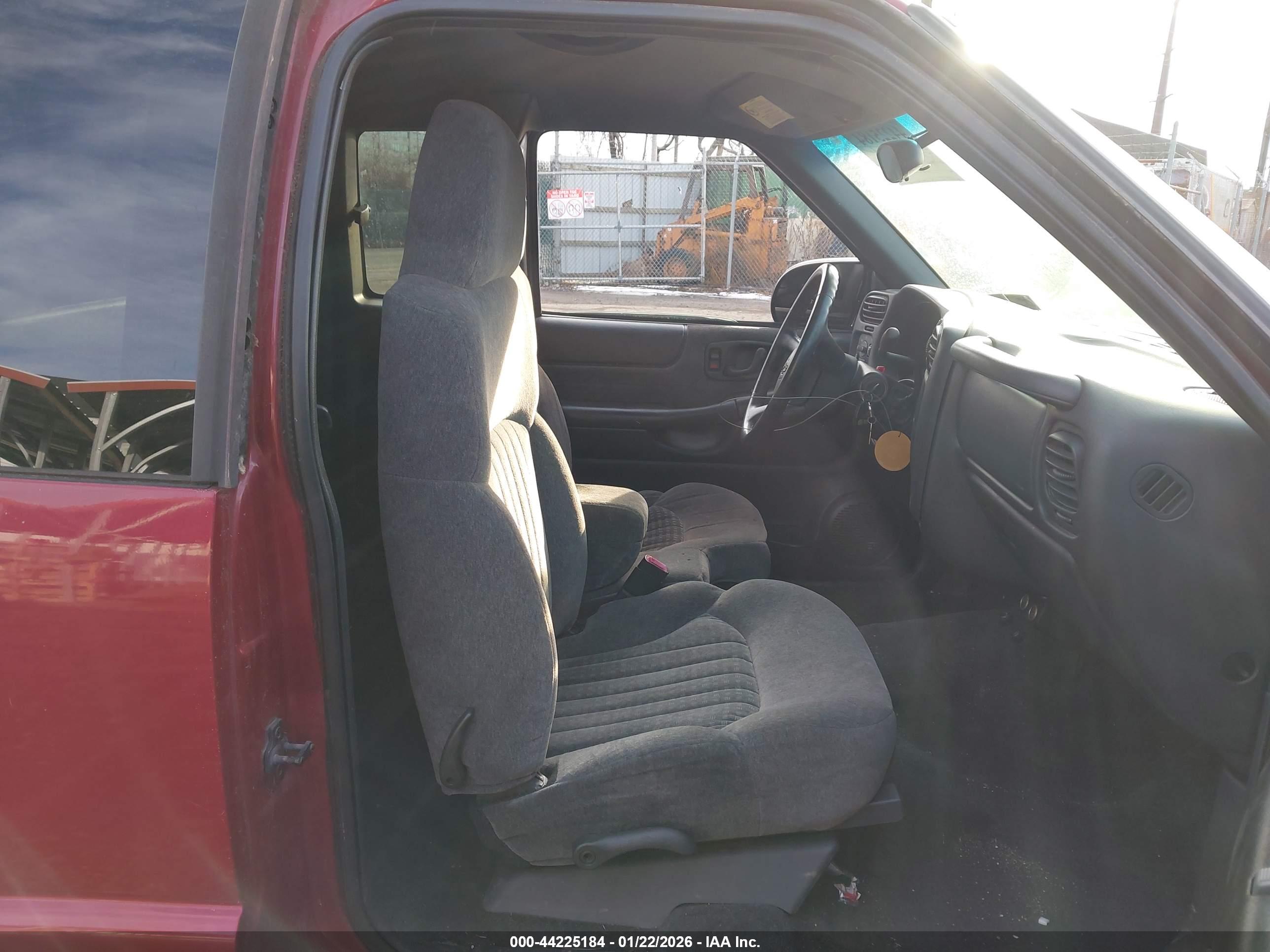 CHEVROLET S-10 image 5