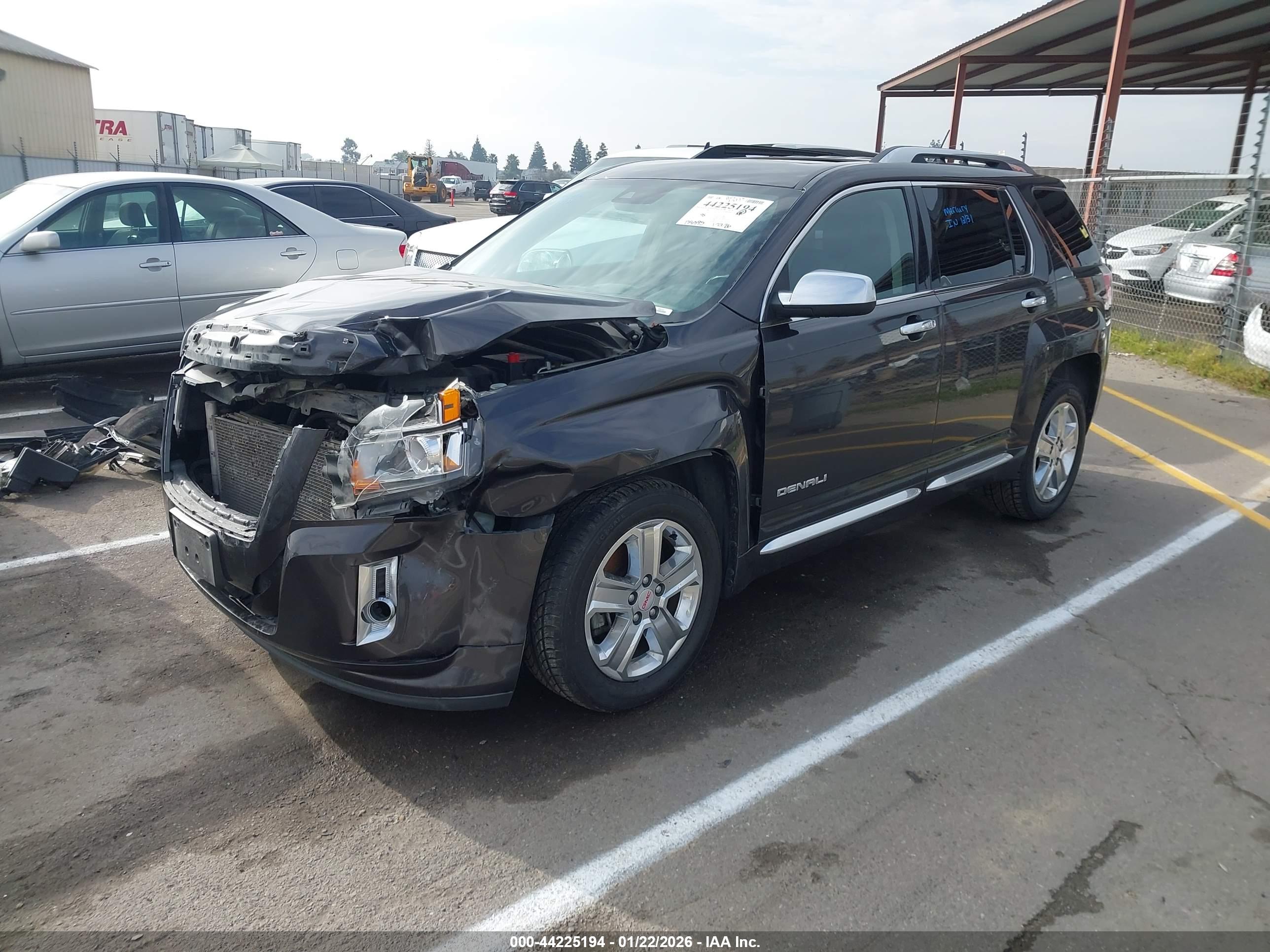 GMC TERRAIN image 2