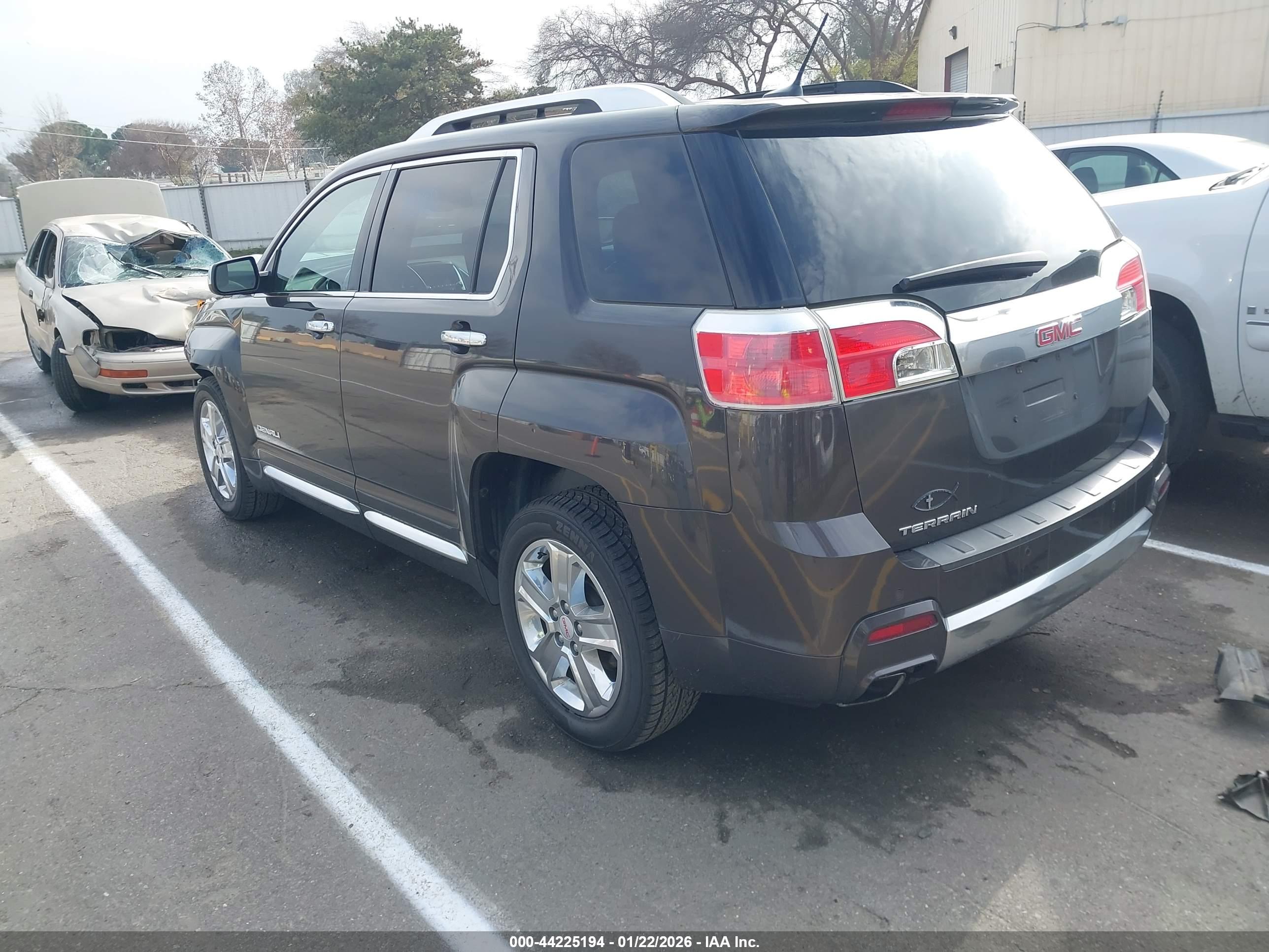 GMC TERRAIN image 3