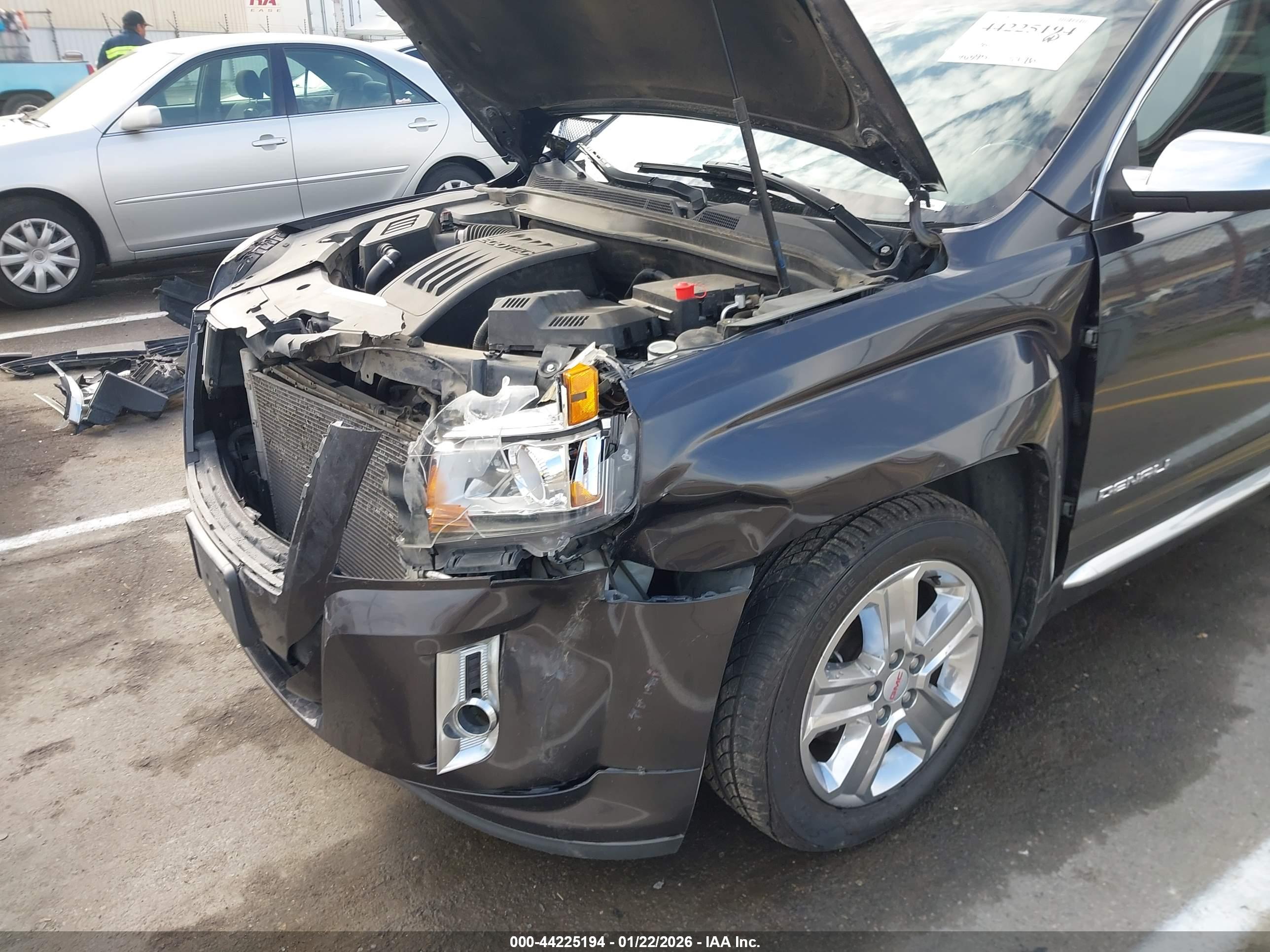GMC TERRAIN image 6