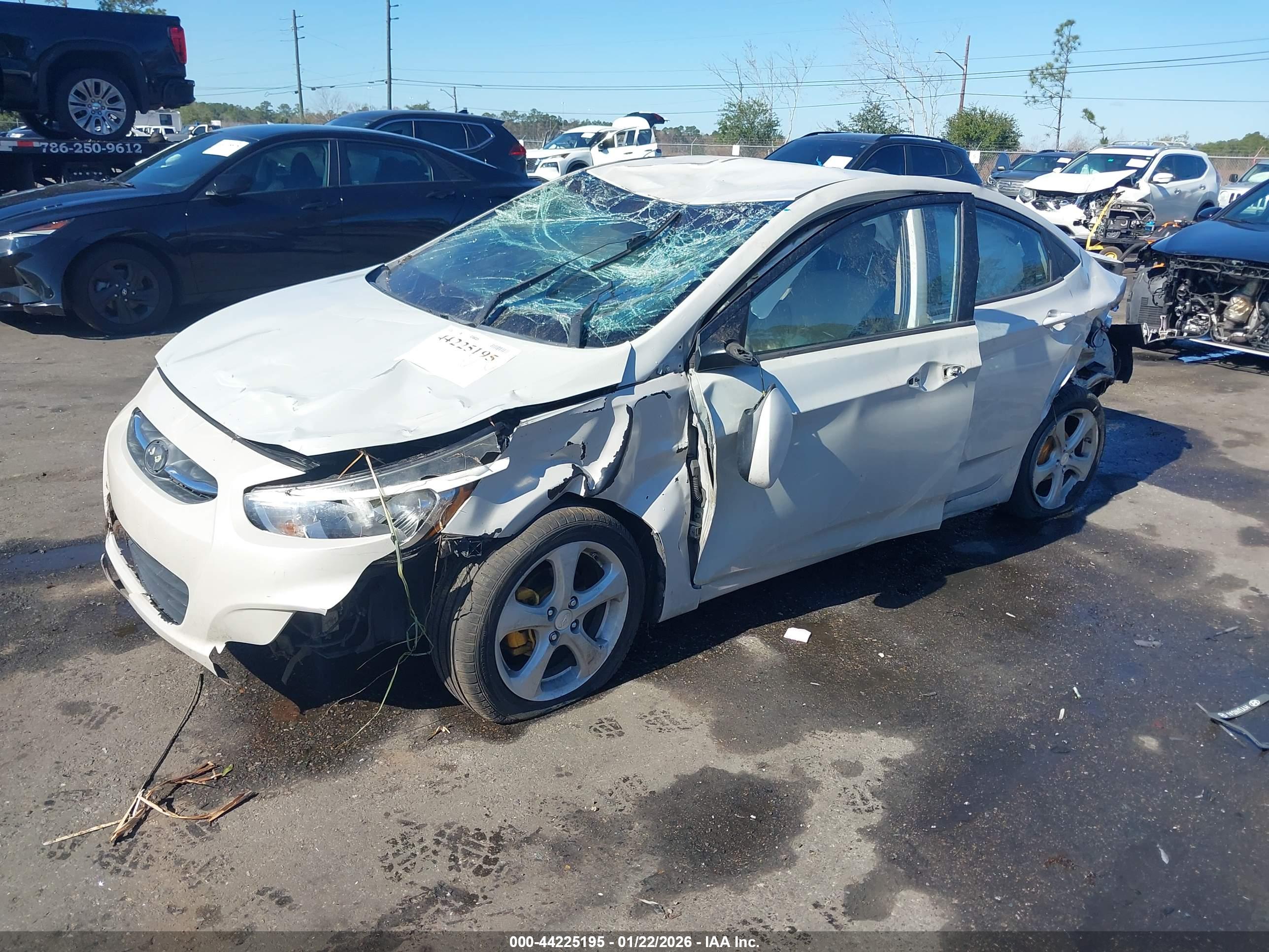 HYUNDAI ACCENT image 2