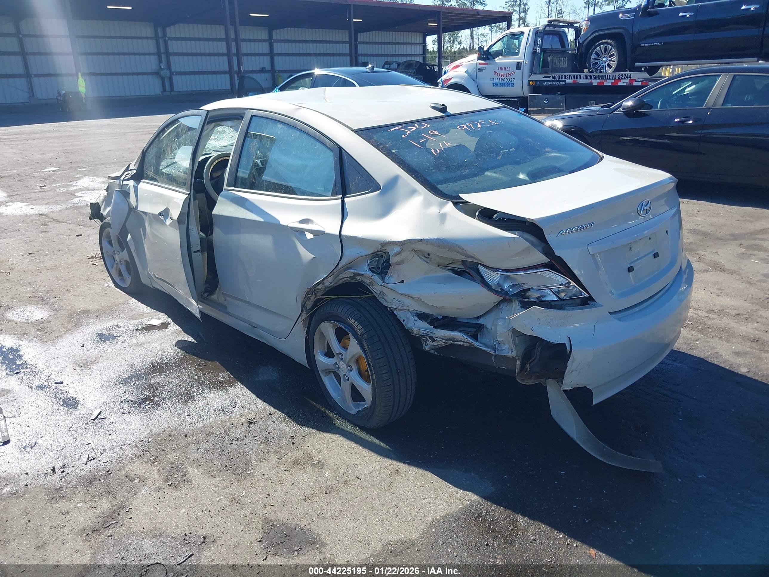 HYUNDAI ACCENT image 3