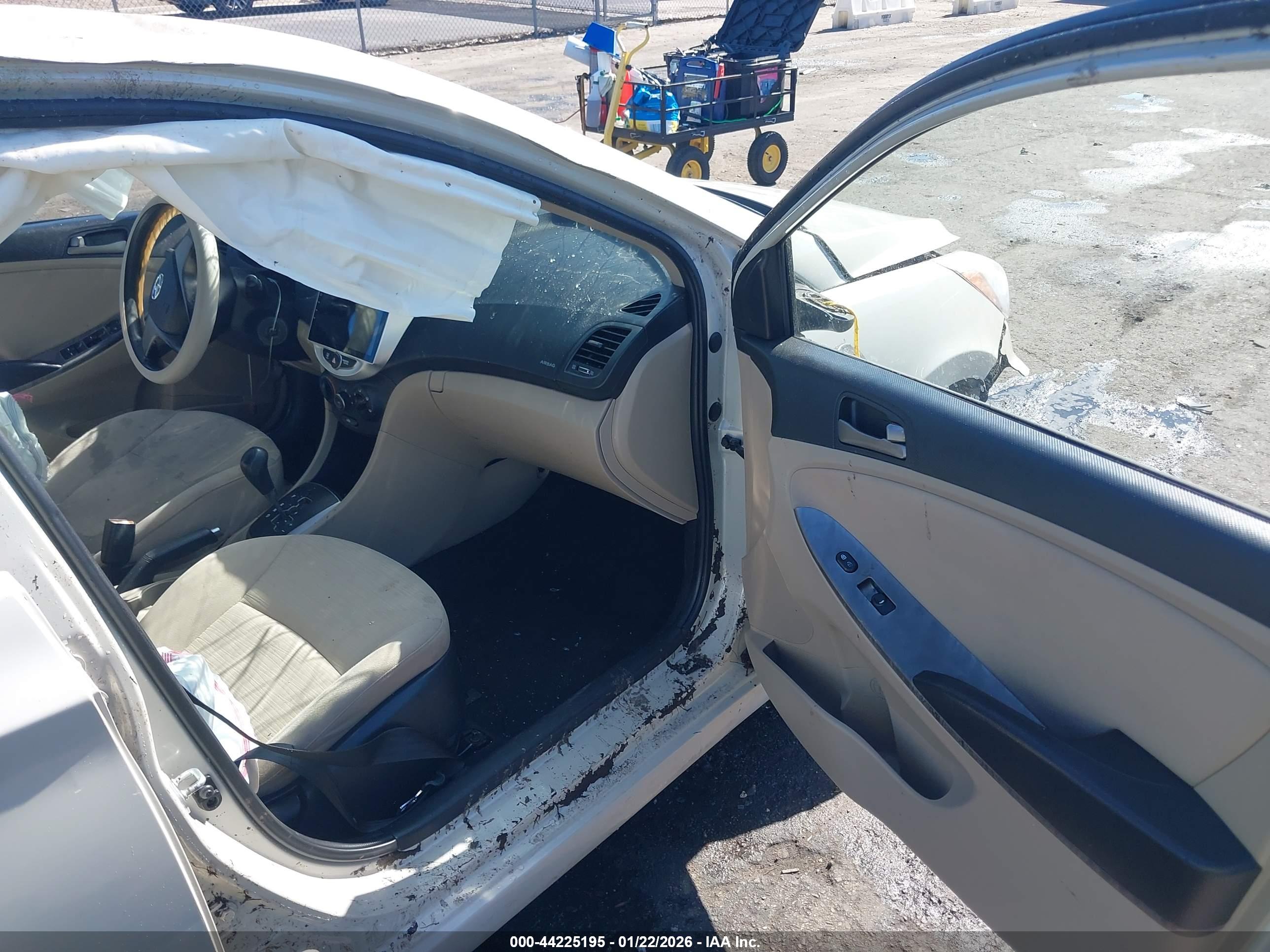HYUNDAI ACCENT image 5