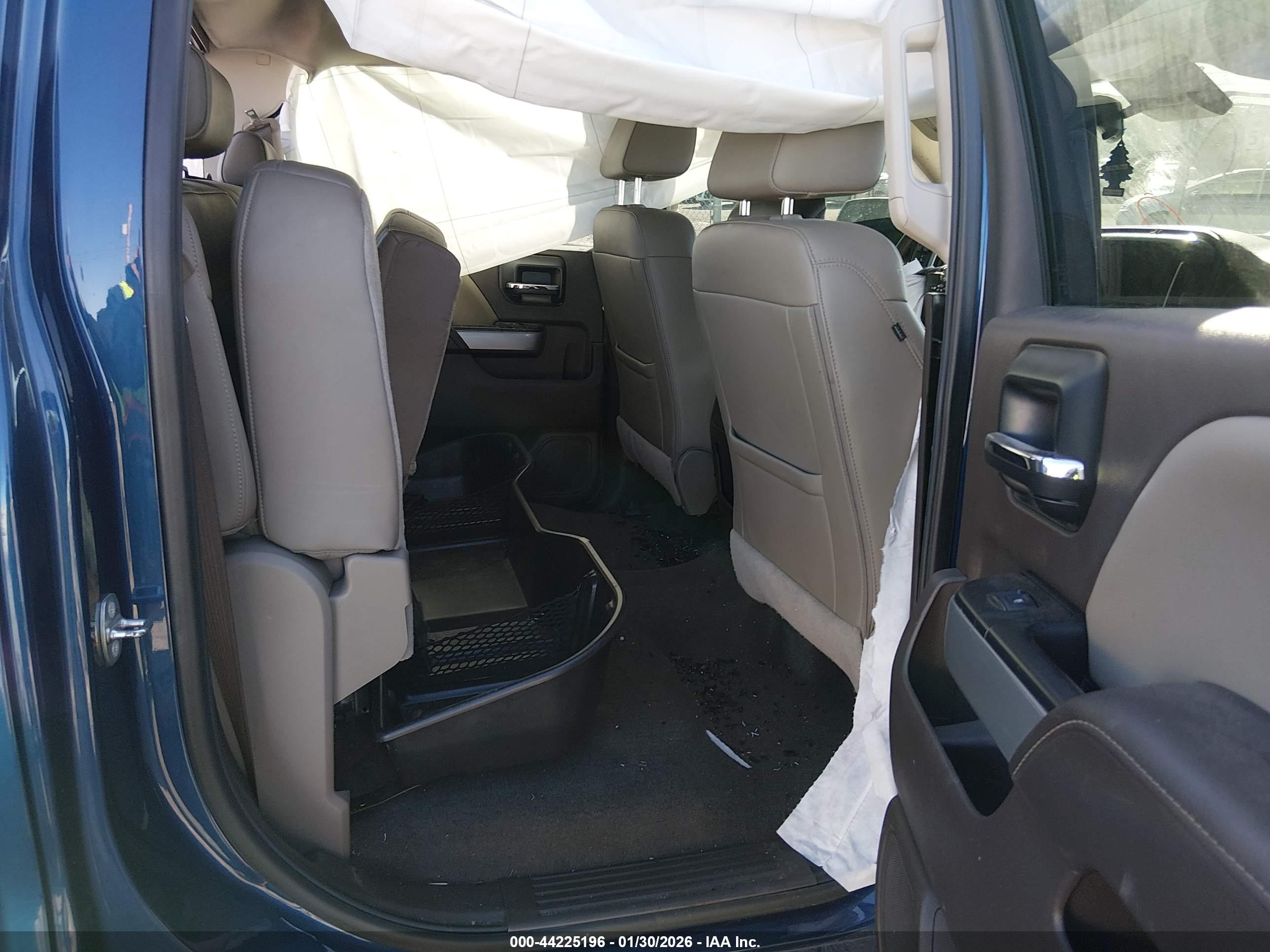 CHEVROLET SILVERADO image 8