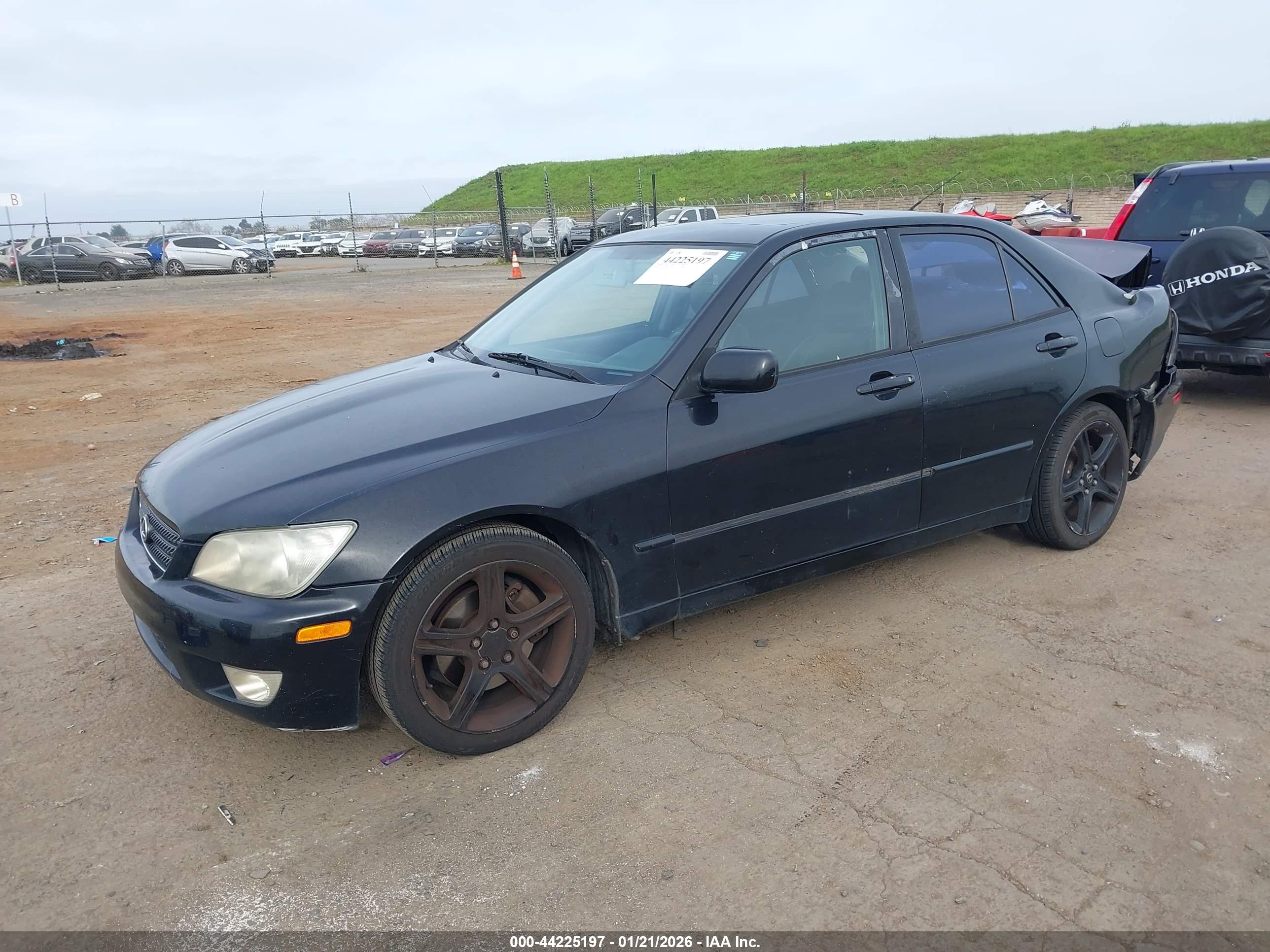 LEXUS IS image 2