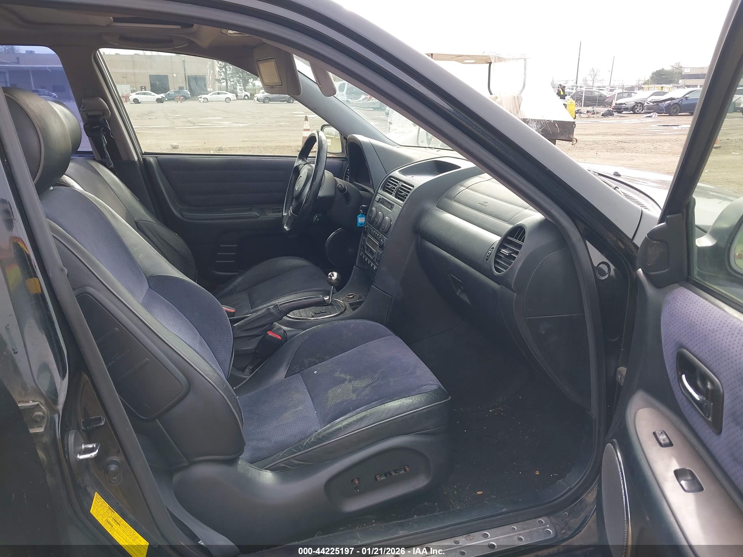 LEXUS IS image 5