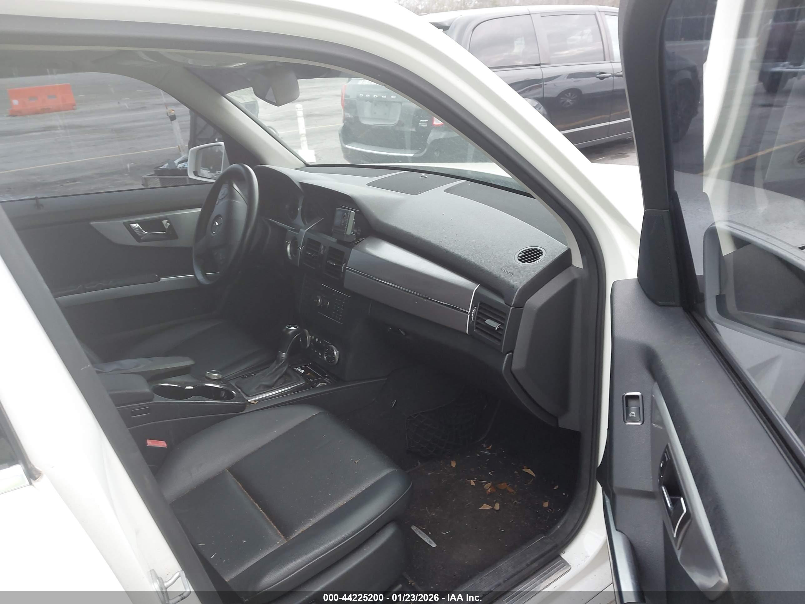 MERCEDES-BENZ GLK image 5