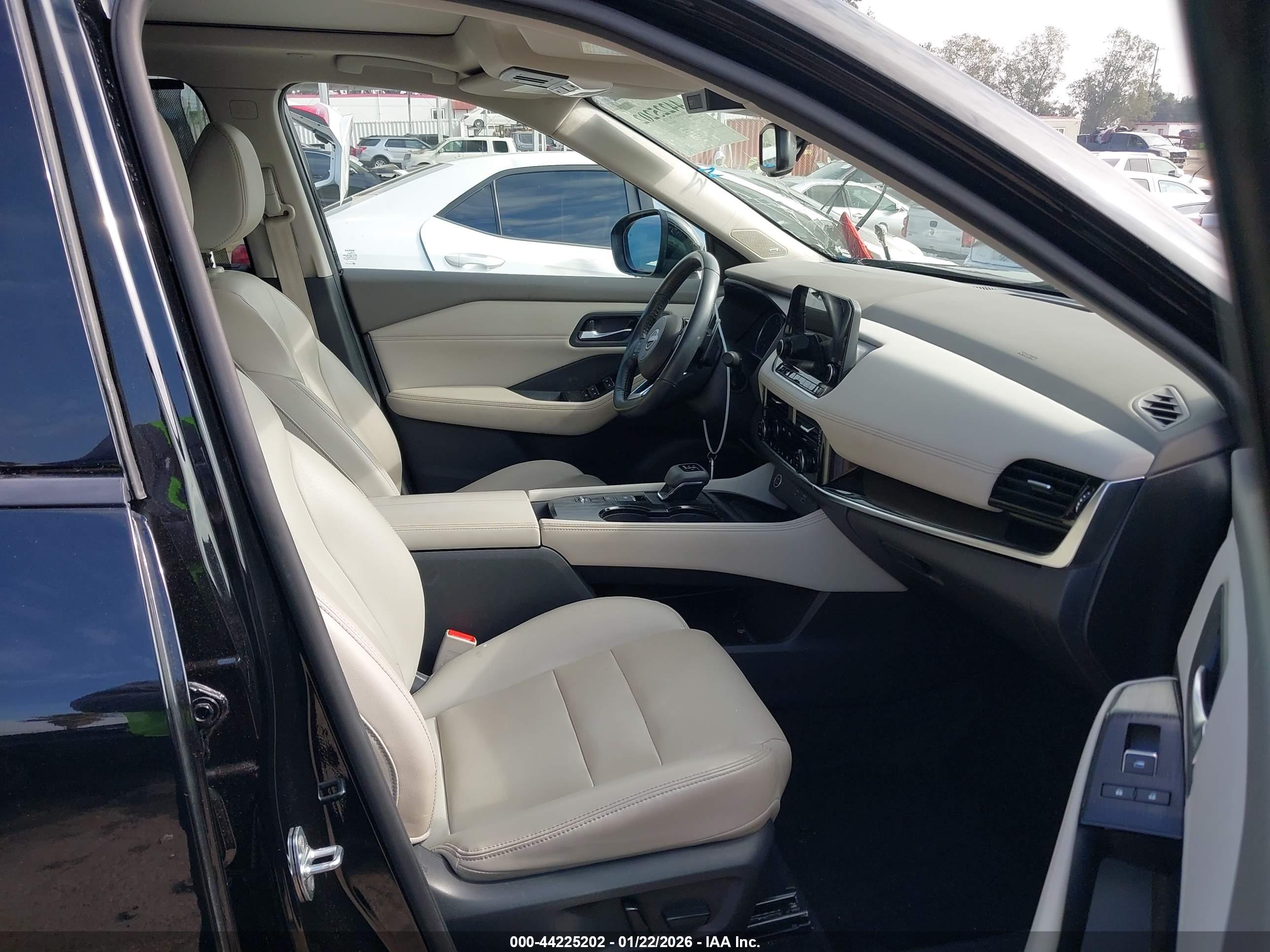 NISSAN ROGUE image 5