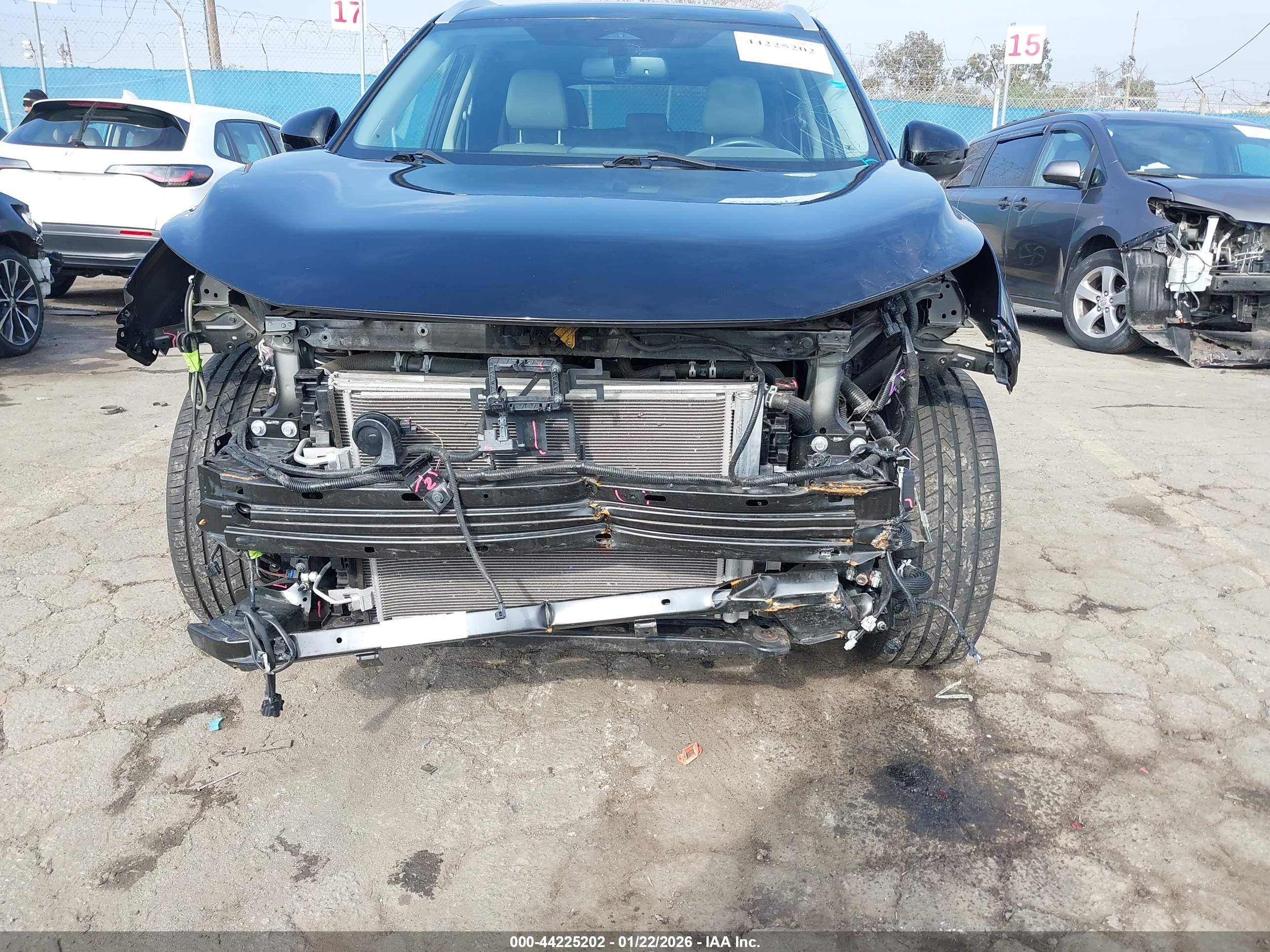 NISSAN ROGUE image 6