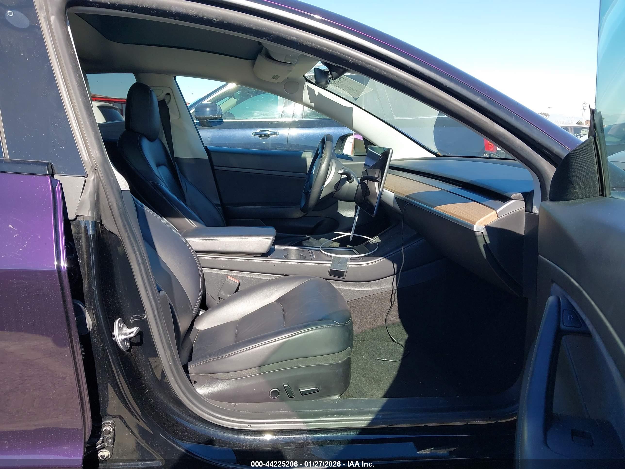 TESLA MODEL image 5