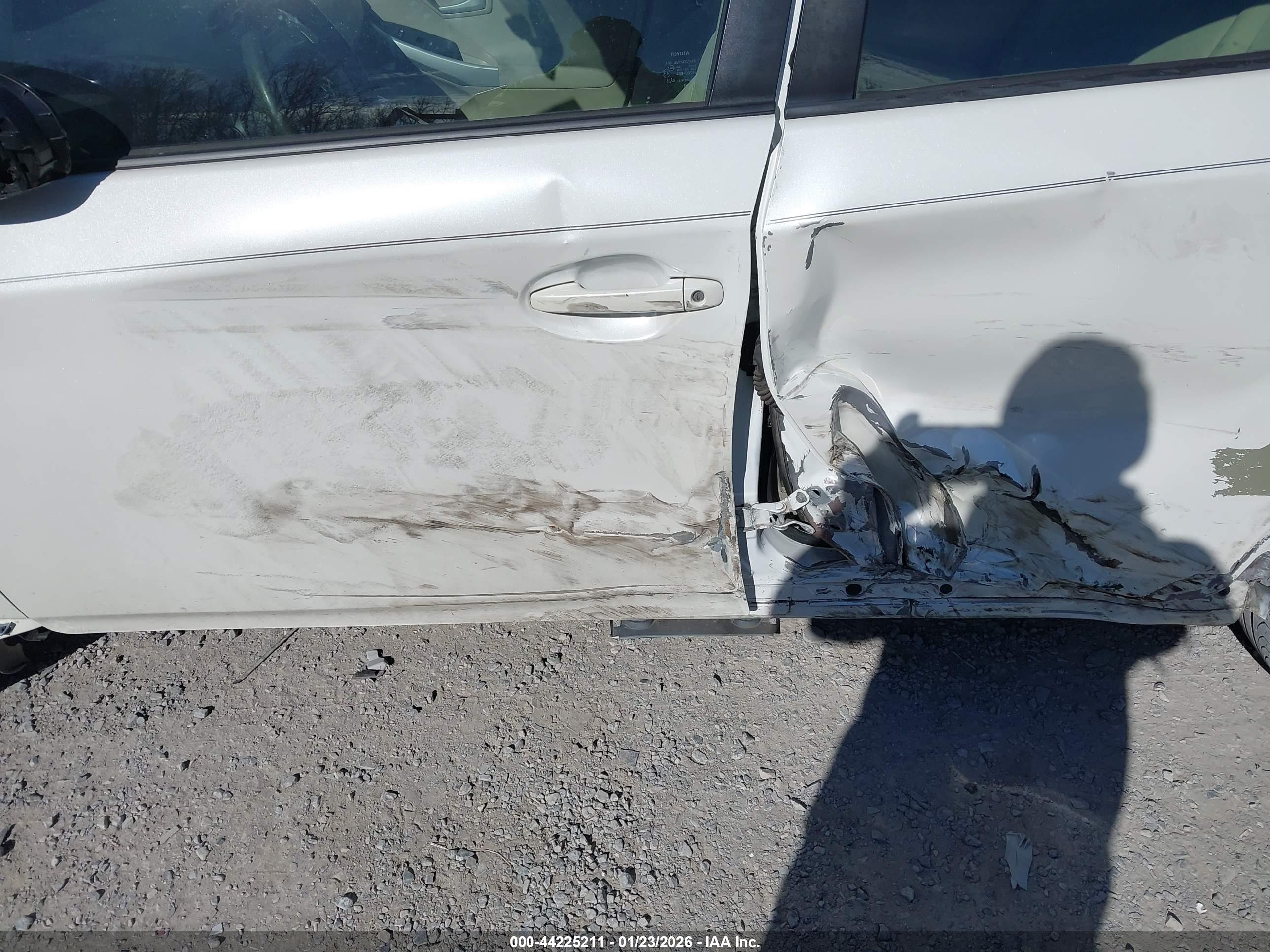 TOYOTA PRIUS image 6