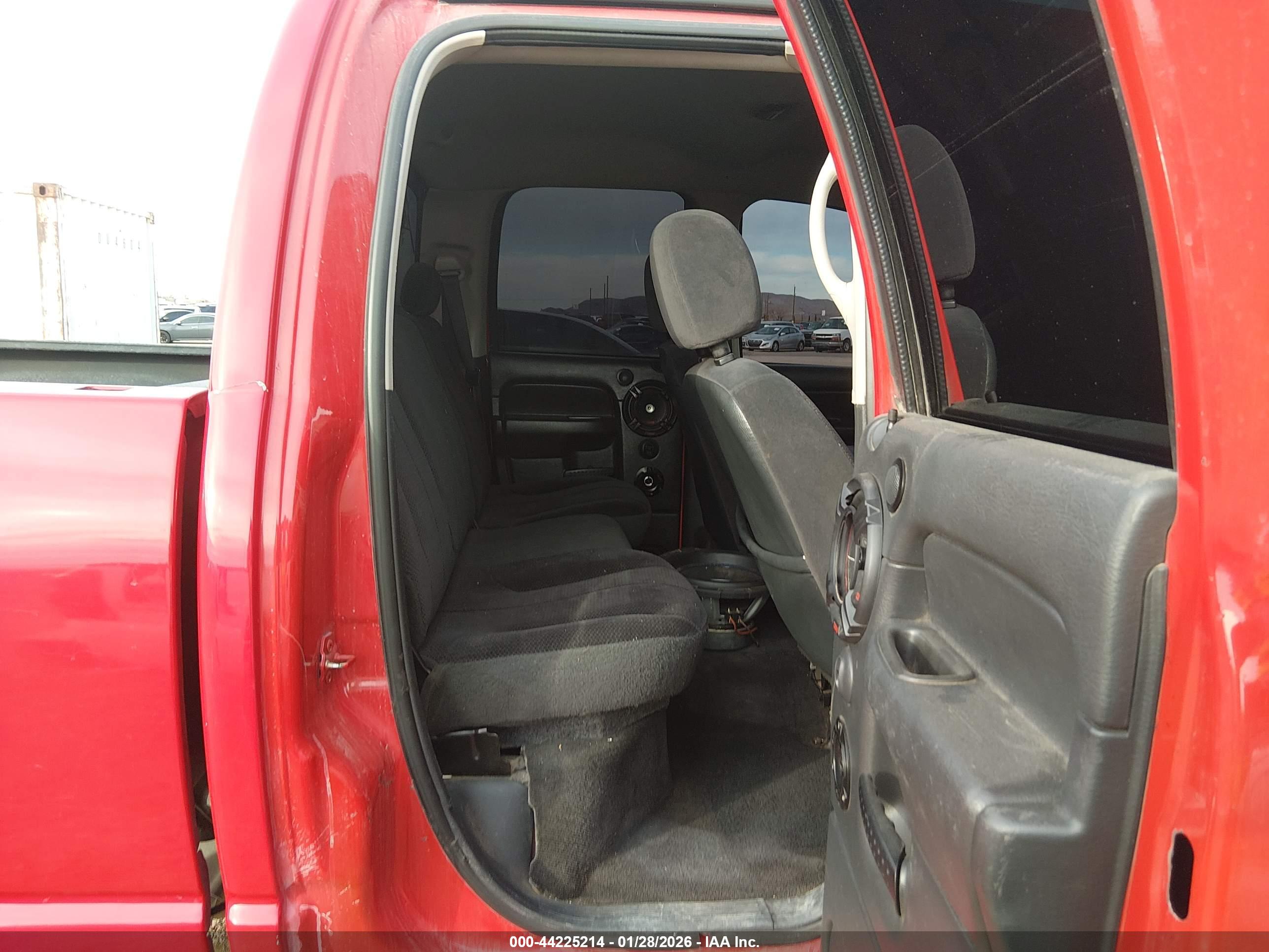 DODGE RAM image 8