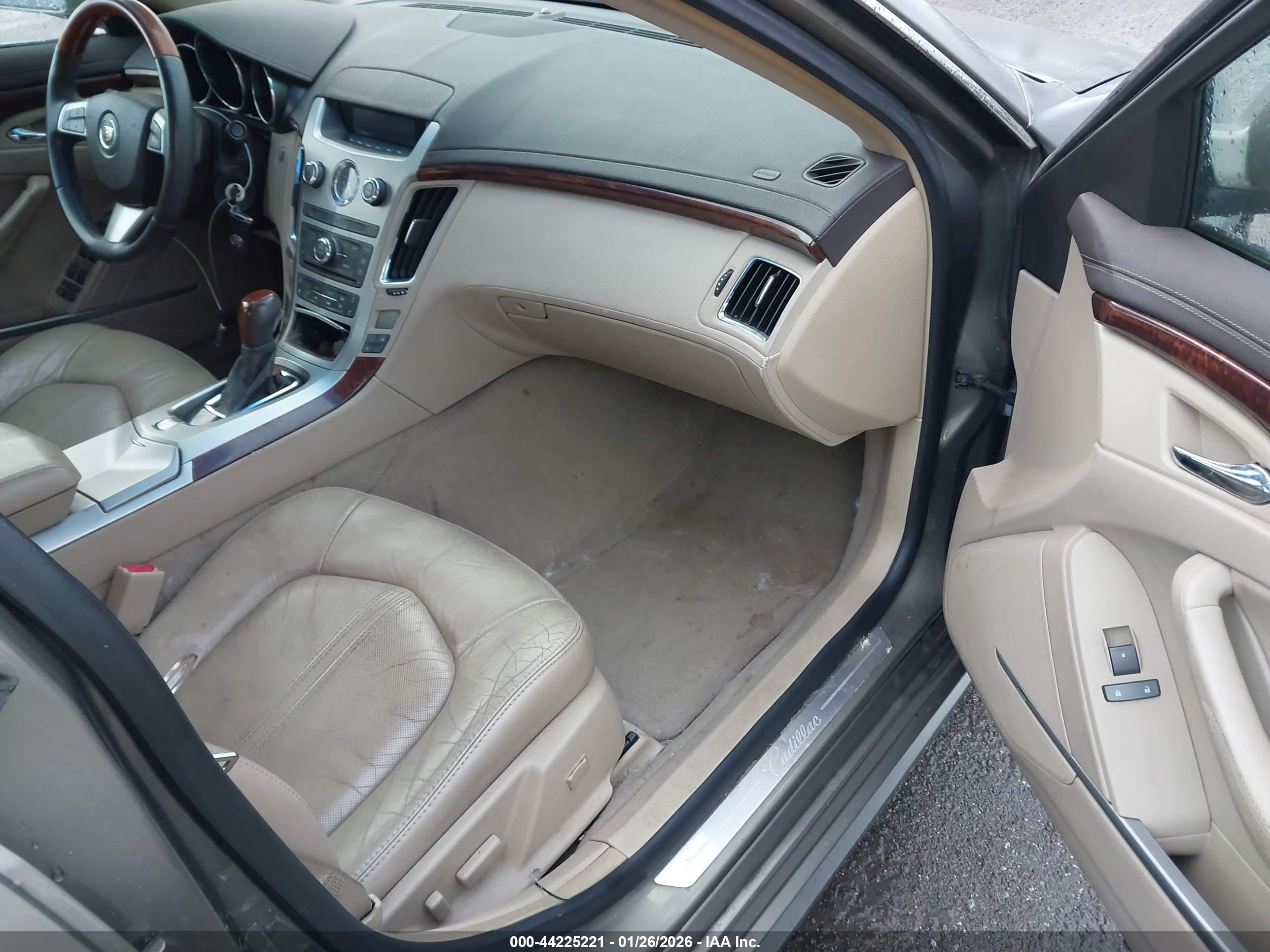 CADILLAC CTS image 5