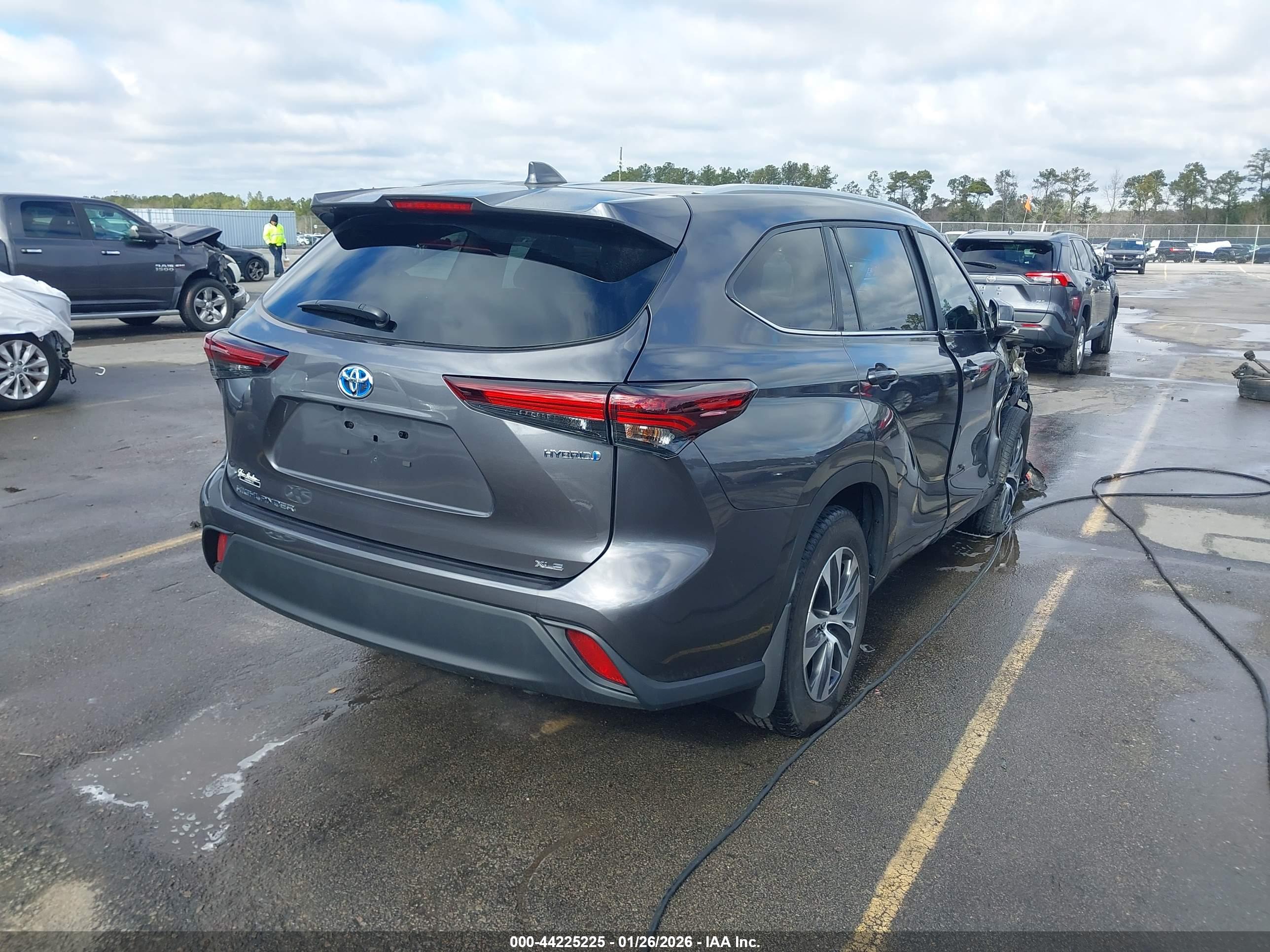 TOYOTA HIGHLANDER image 4