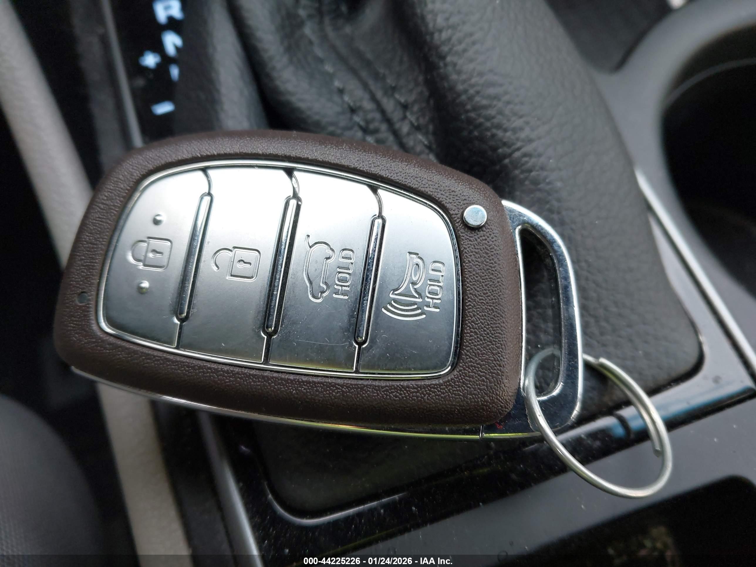 HYUNDAI TUCSON image 11