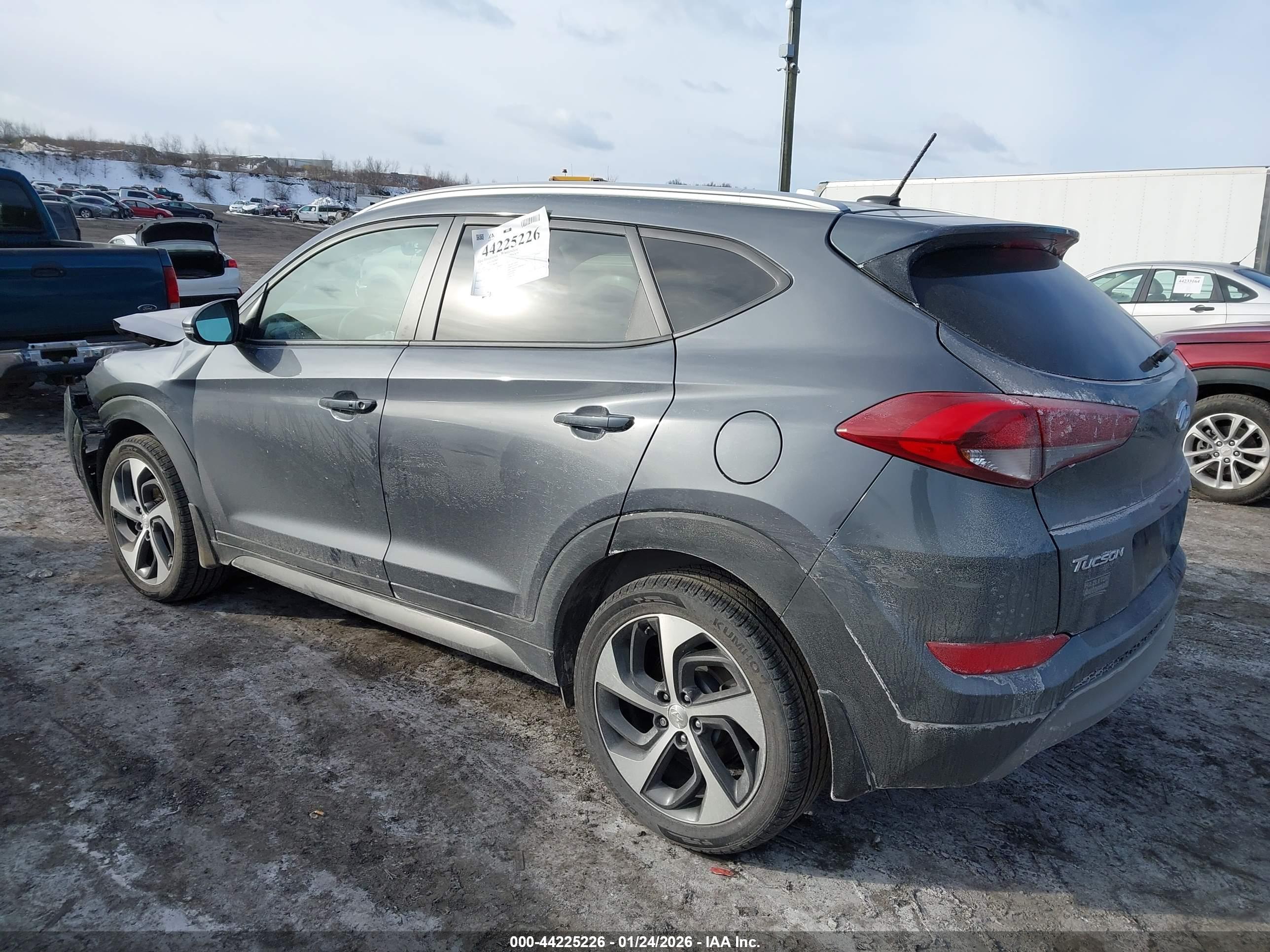 HYUNDAI TUCSON image 3