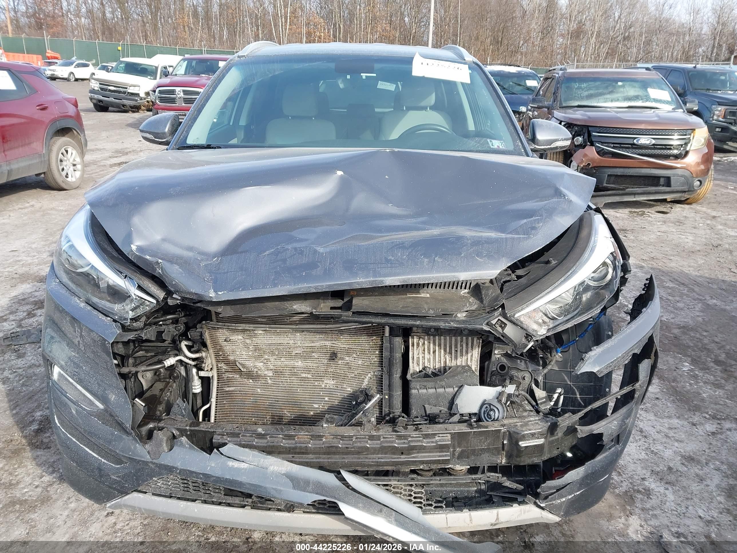 HYUNDAI TUCSON image 6