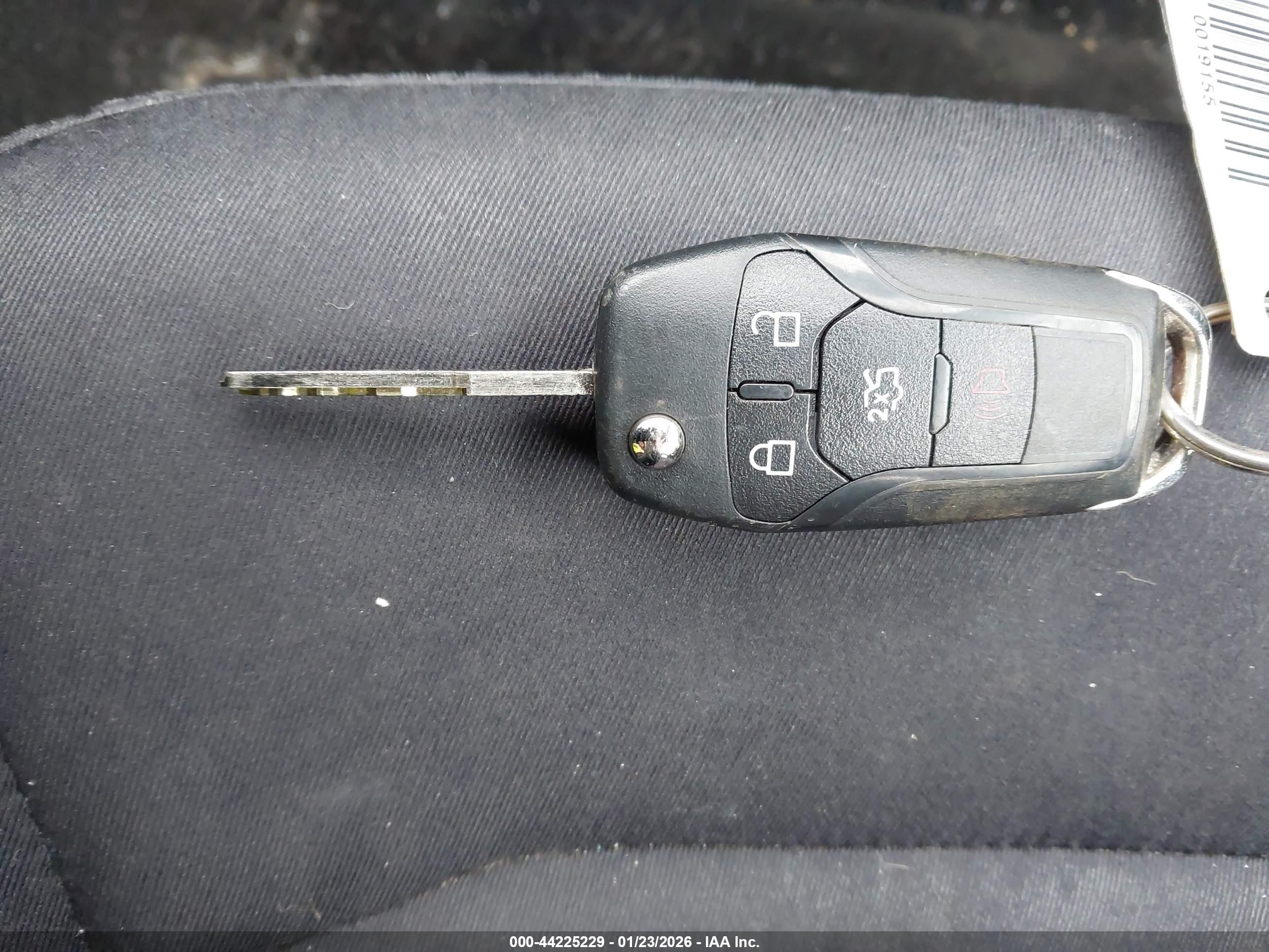 FORD FUSION image 11