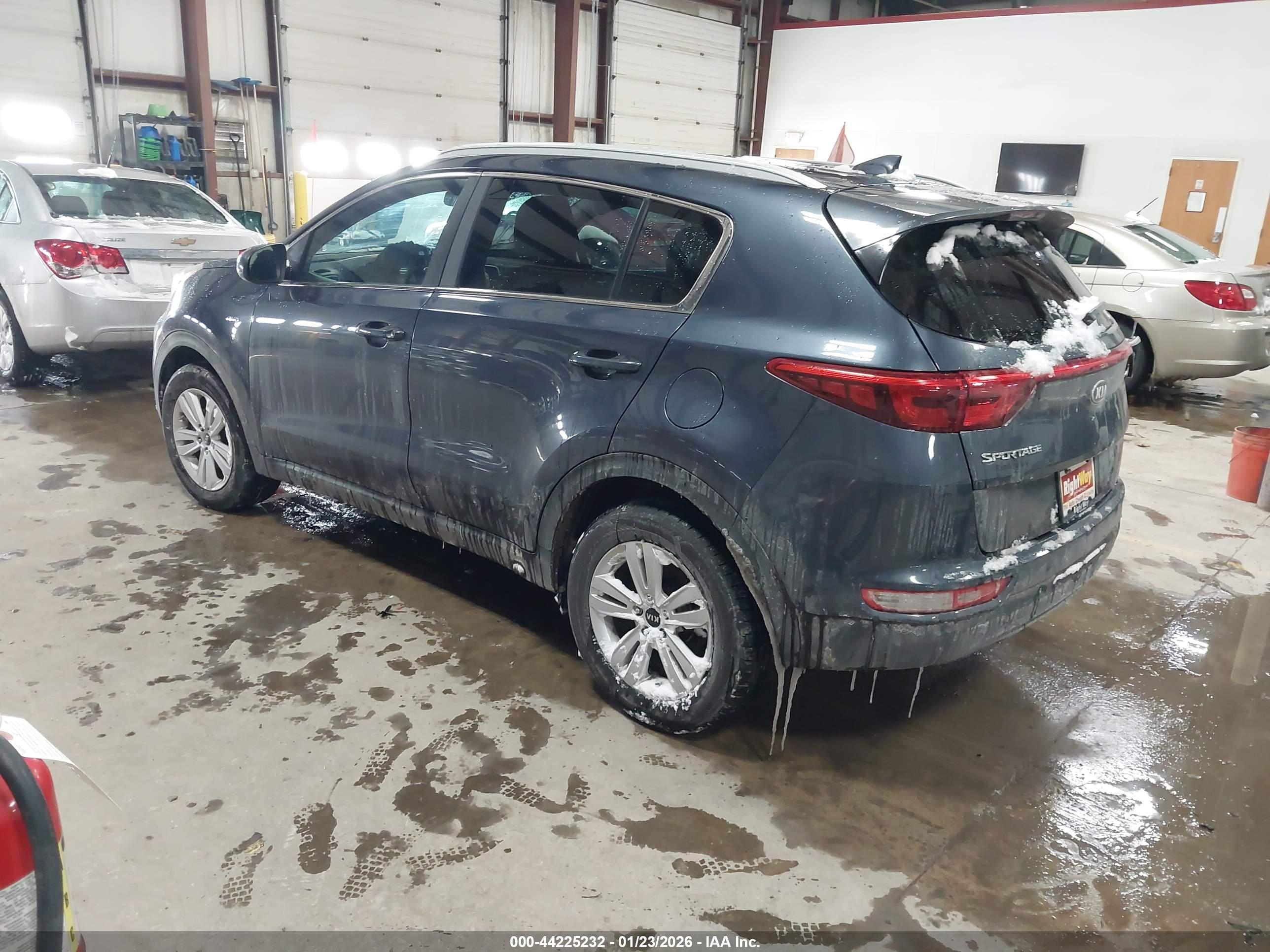 KIA SPORTAGE image 3