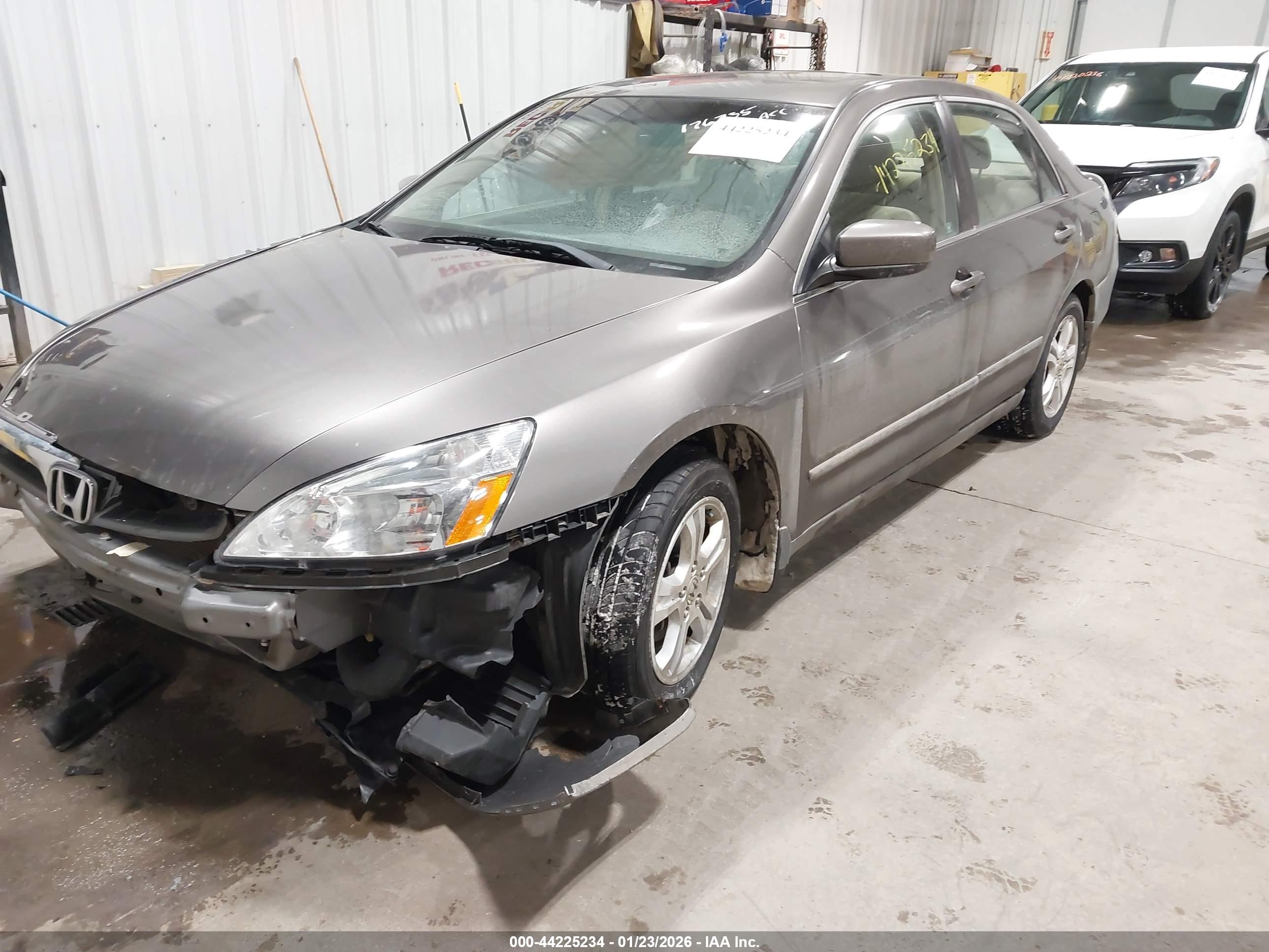 HONDA ACCORD image 2