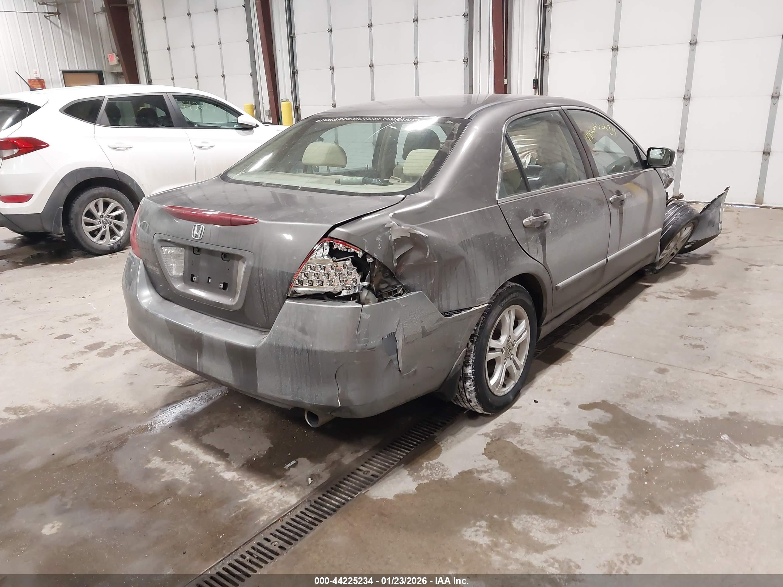 HONDA ACCORD image 4