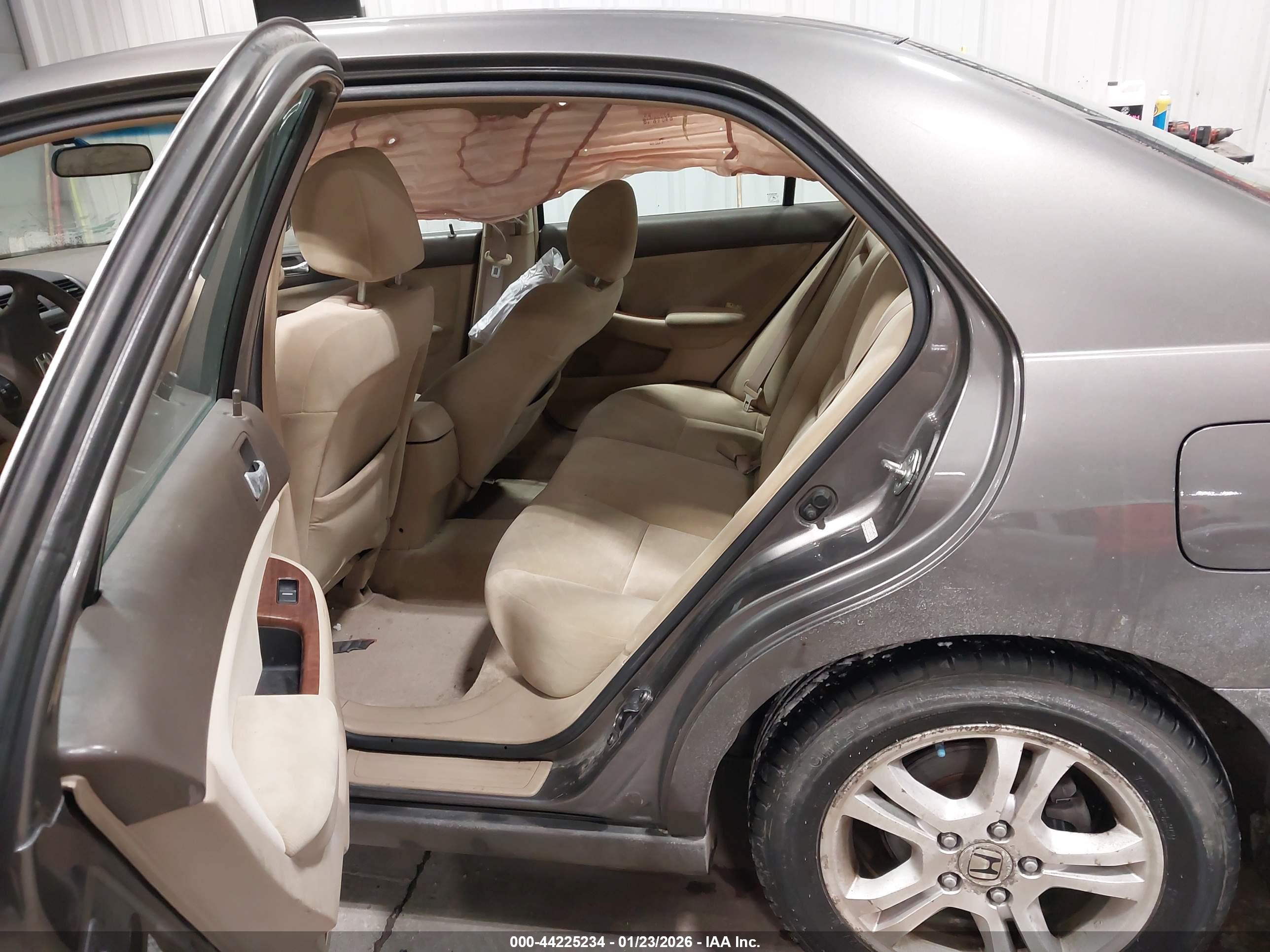 HONDA ACCORD image 8
