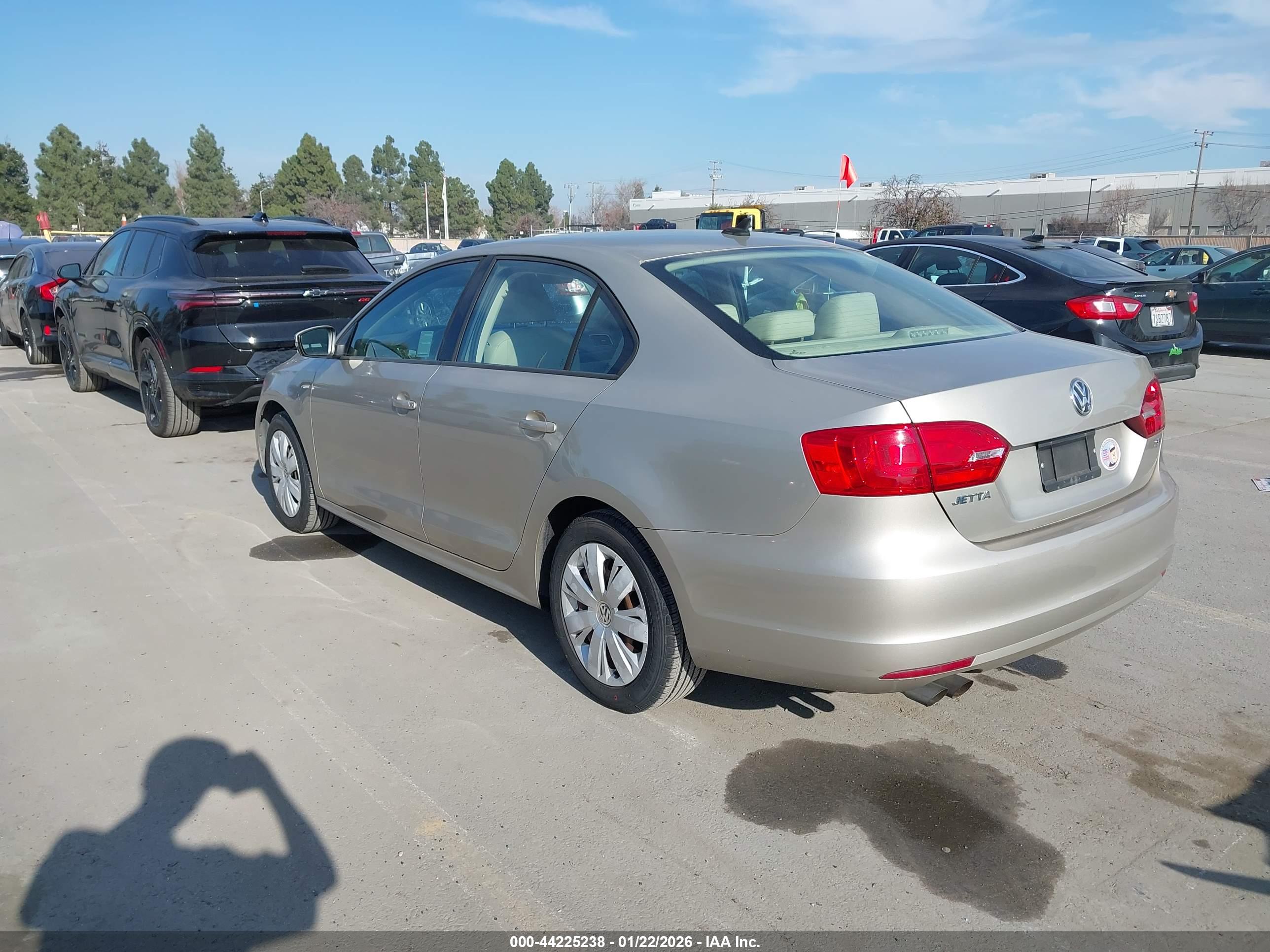 VOLKSWAGEN JETTA image 3