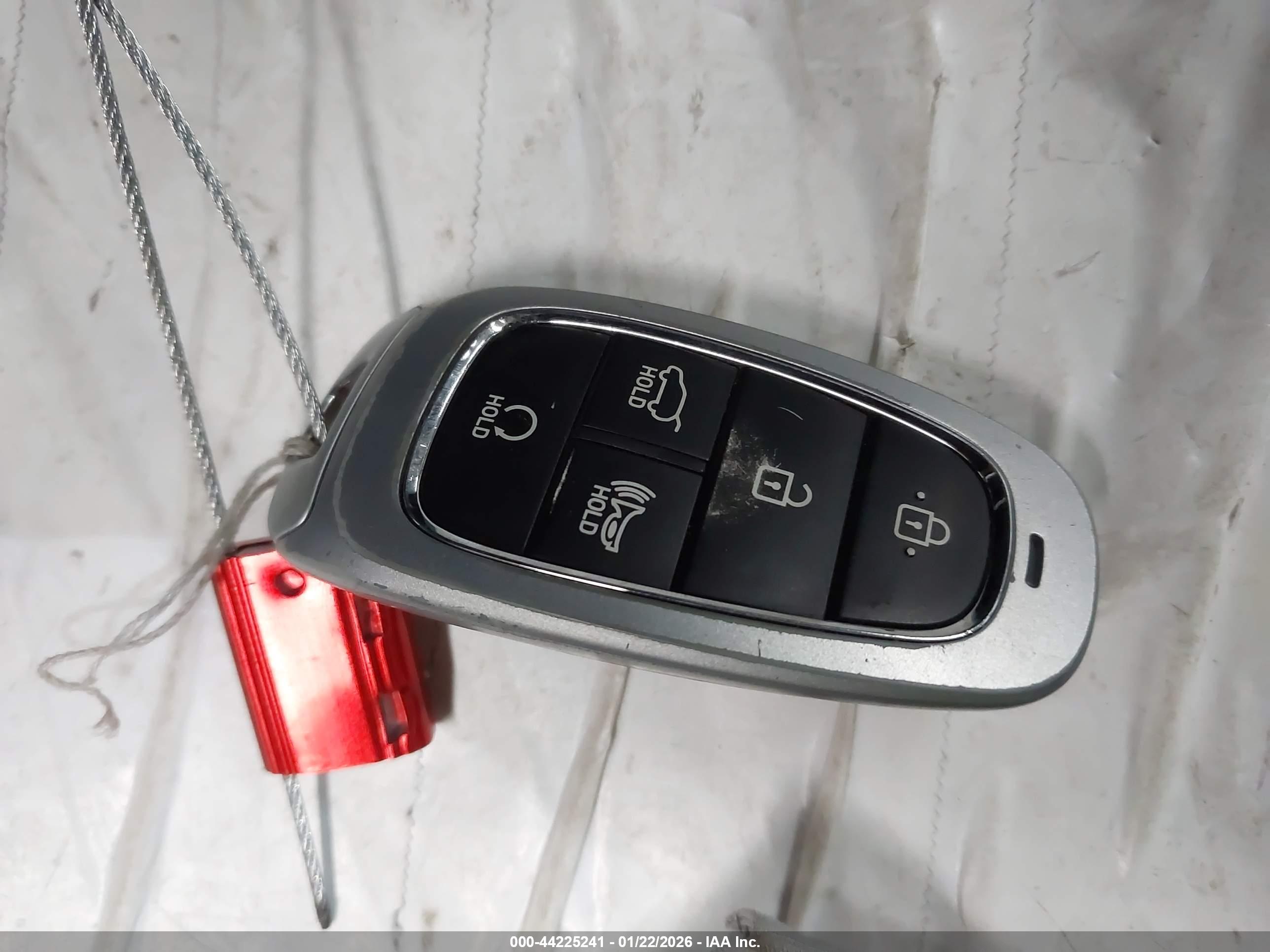 HYUNDAI TUCSON image 11