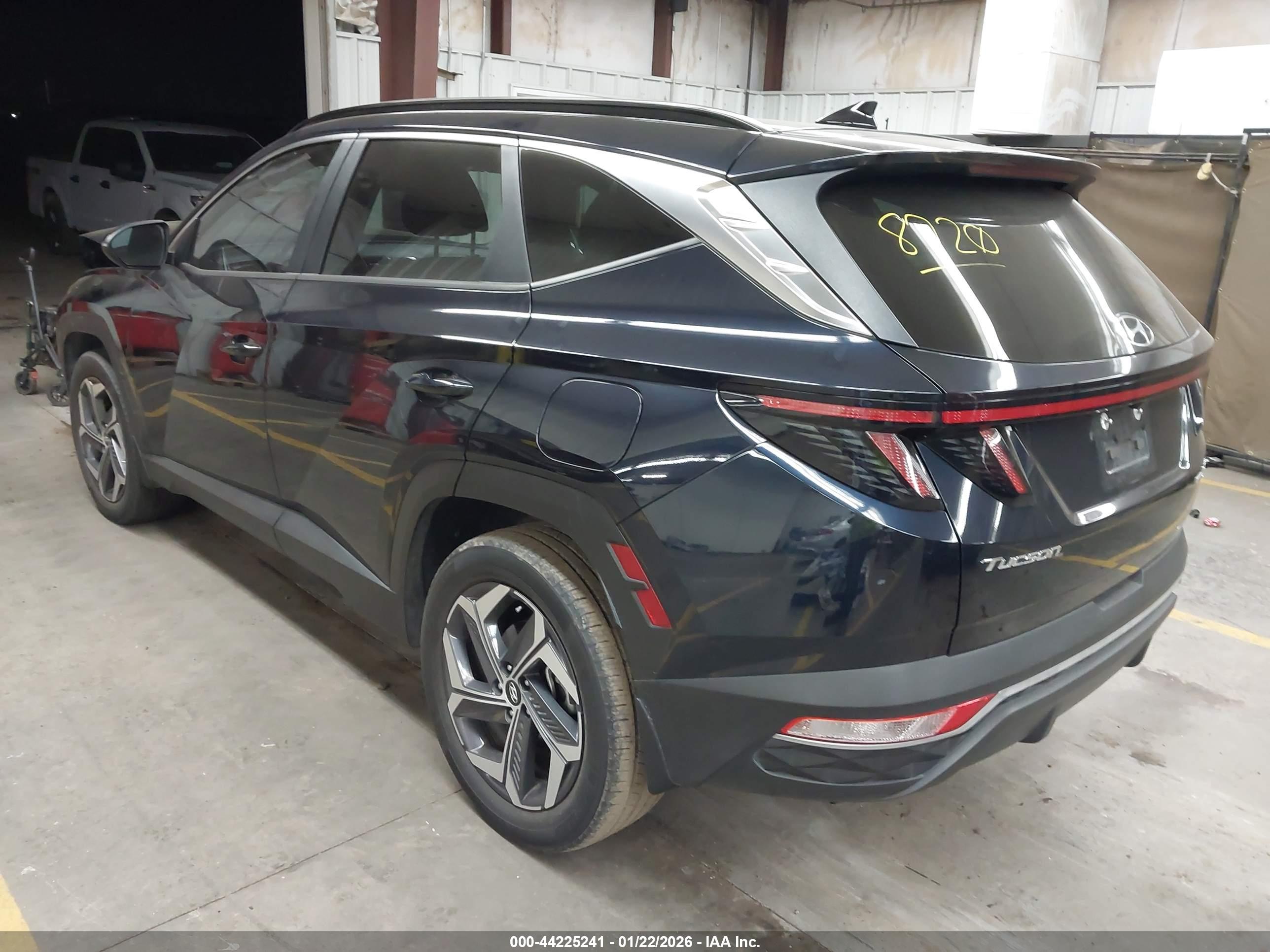 HYUNDAI TUCSON image 3
