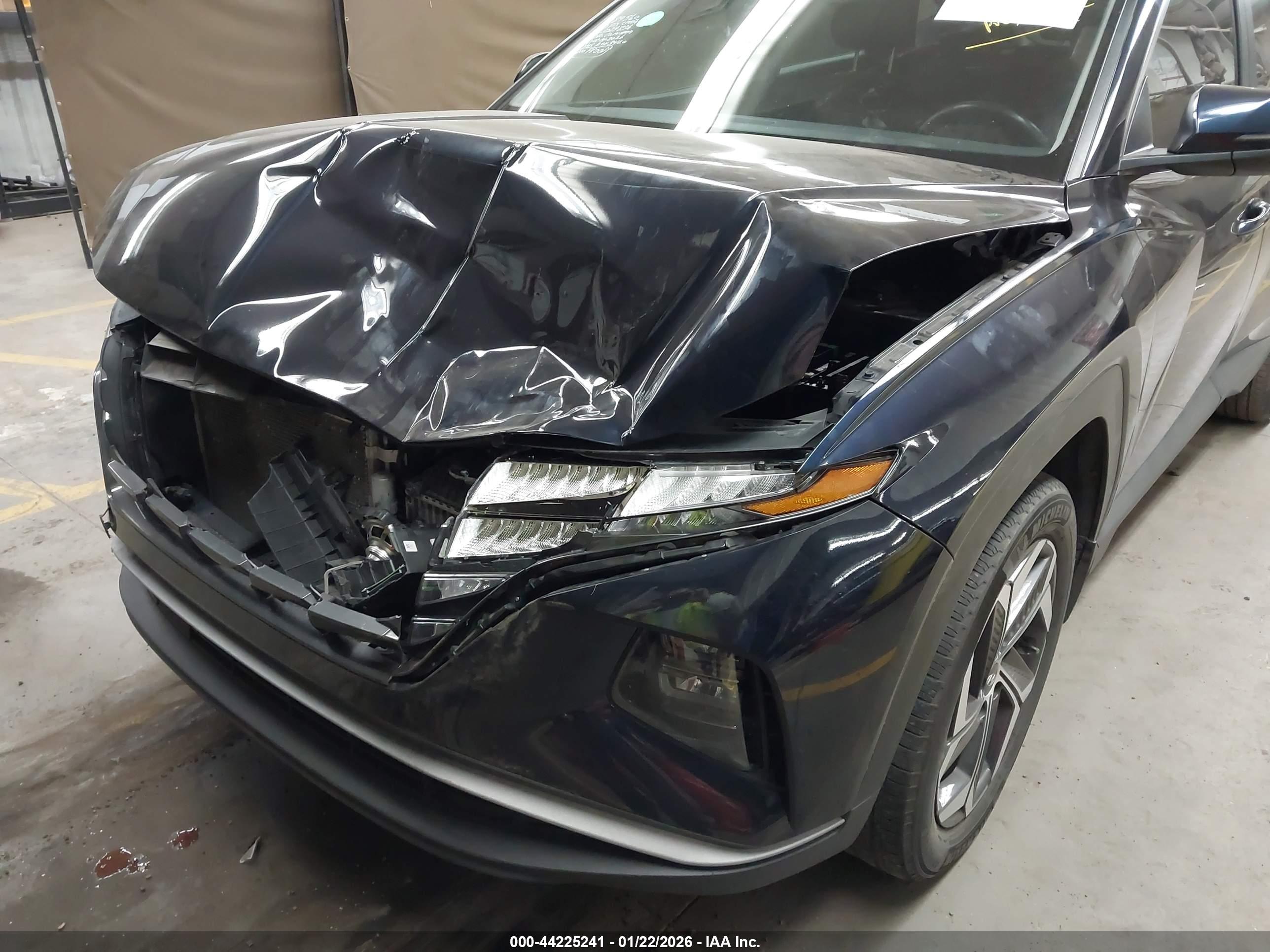 HYUNDAI TUCSON image 6