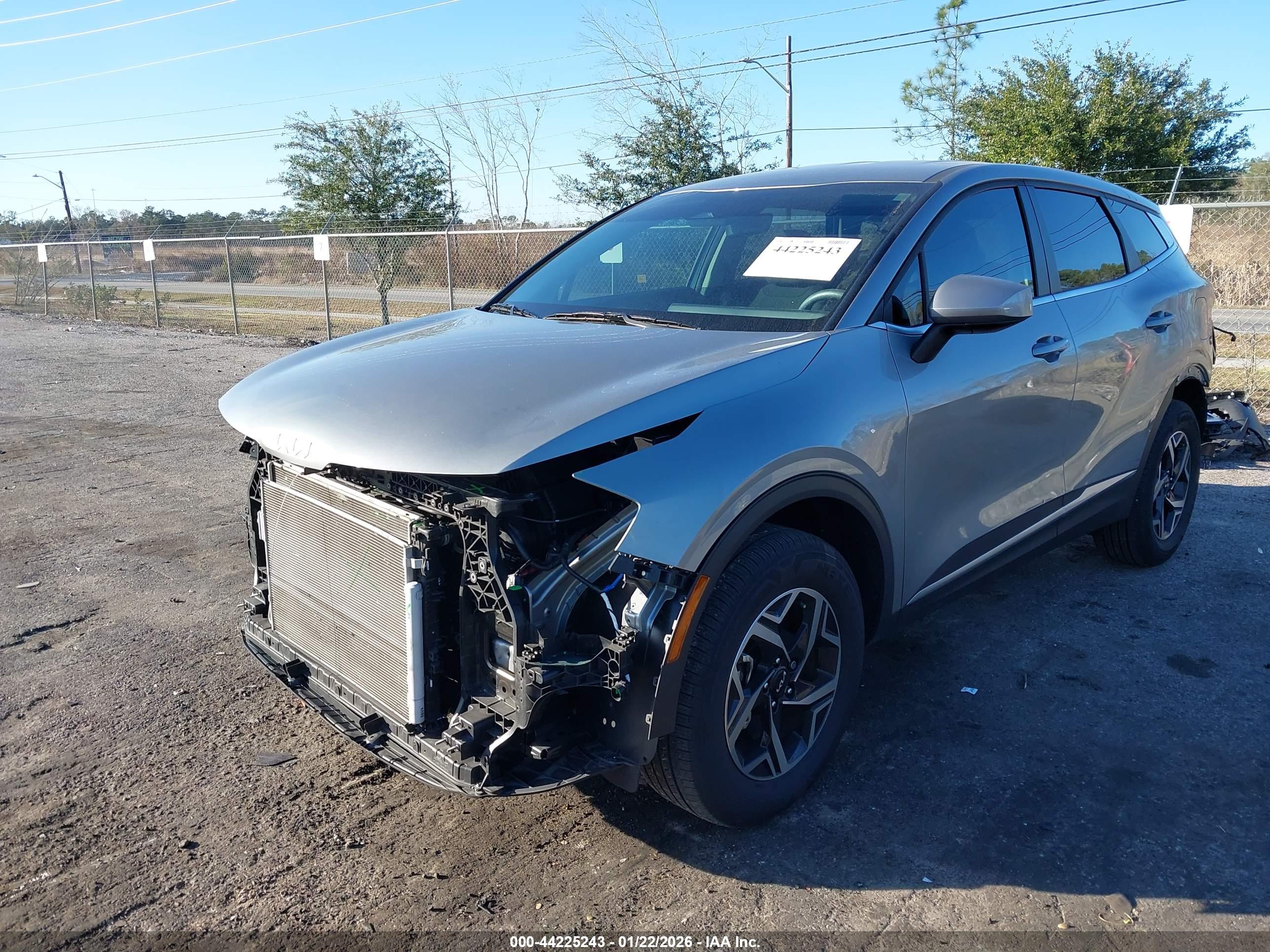 KIA SPORTAGE image 2