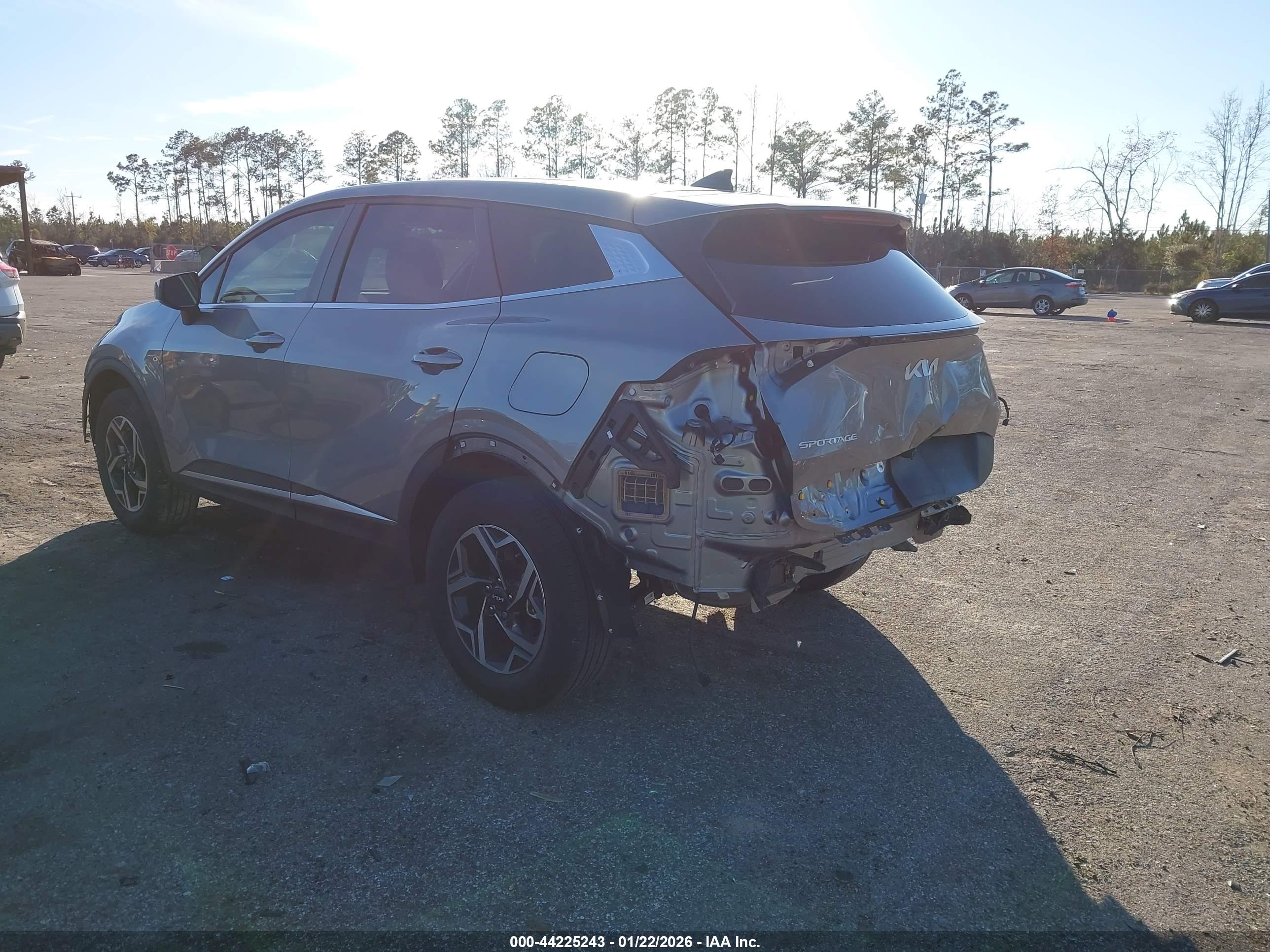 KIA SPORTAGE image 3