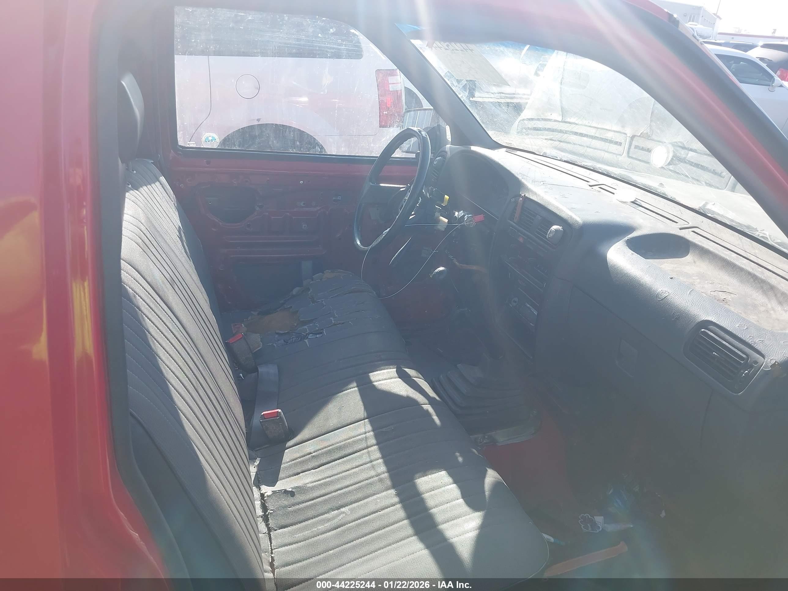 NISSAN TRUCK image 8