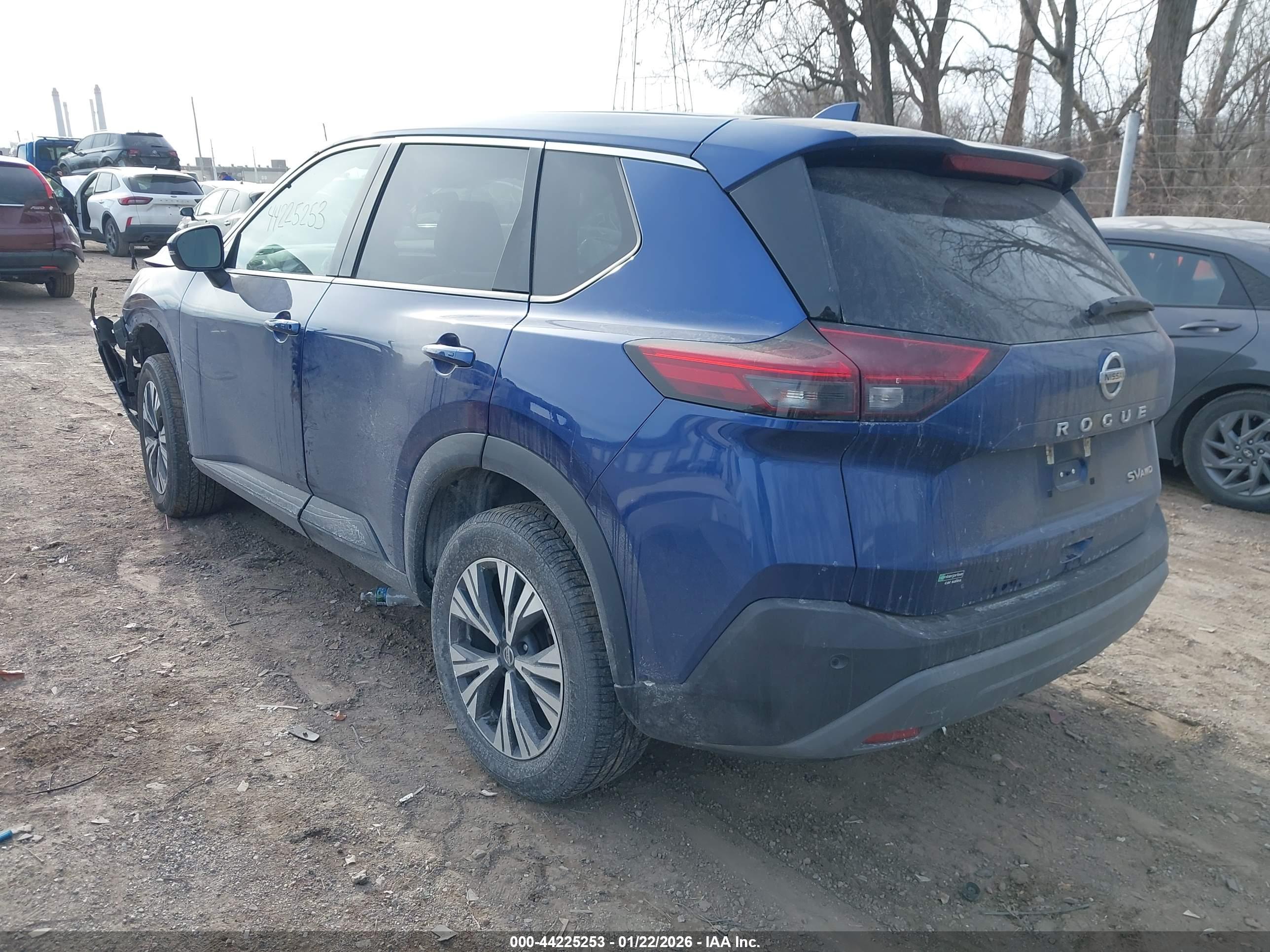 NISSAN ROGUE image 3