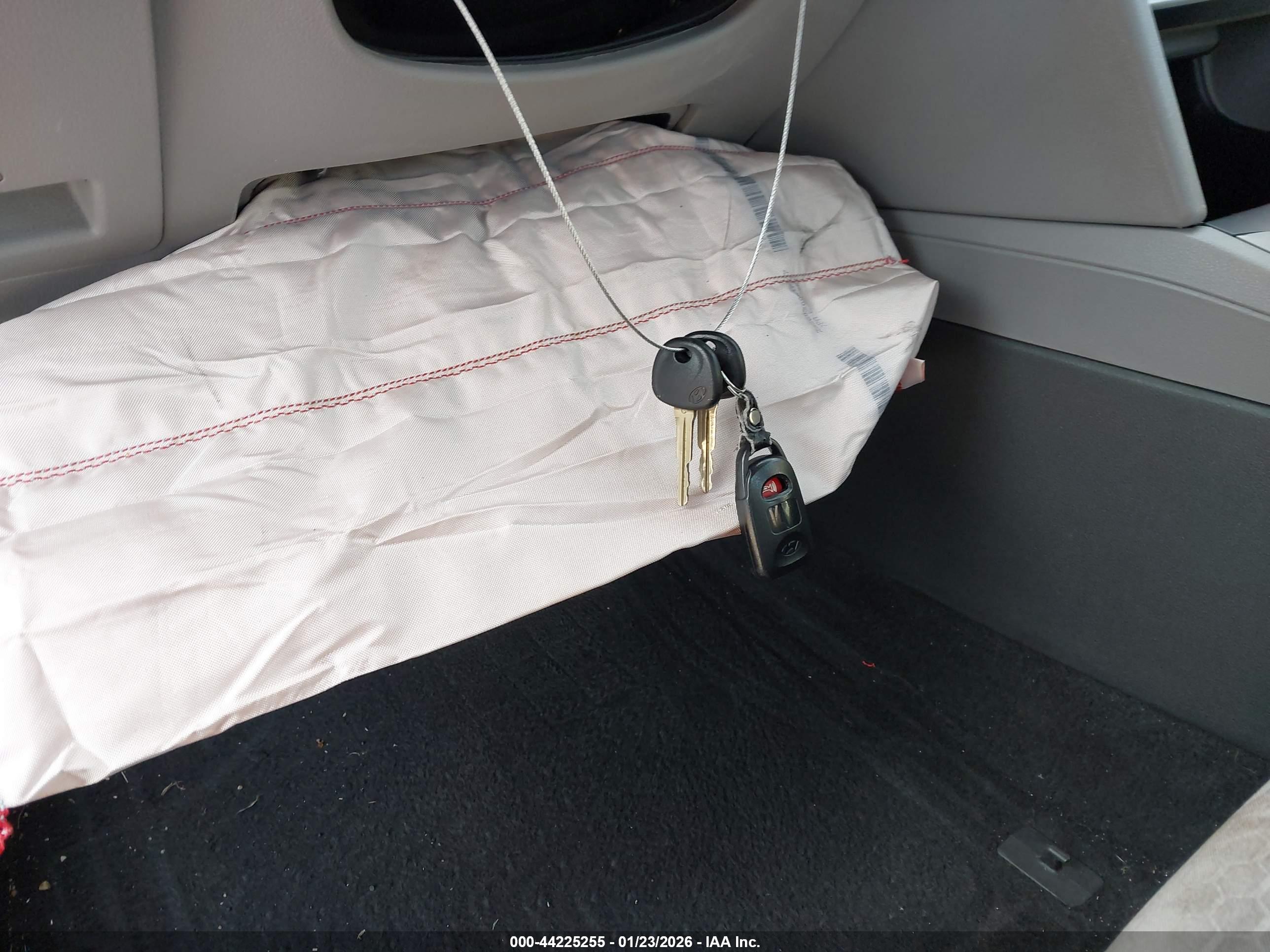 HYUNDAI ELANTRA image 11