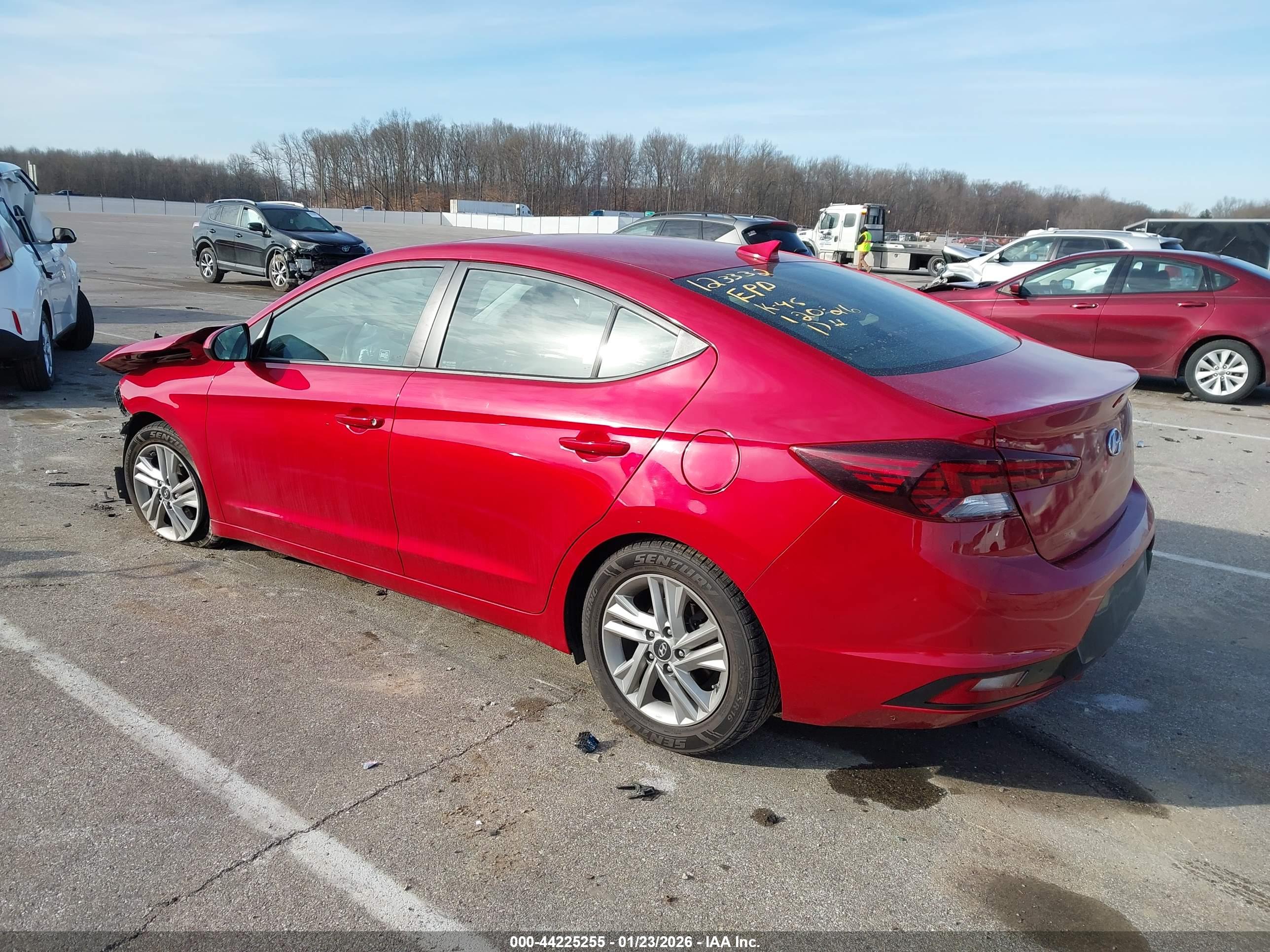 HYUNDAI ELANTRA image 3