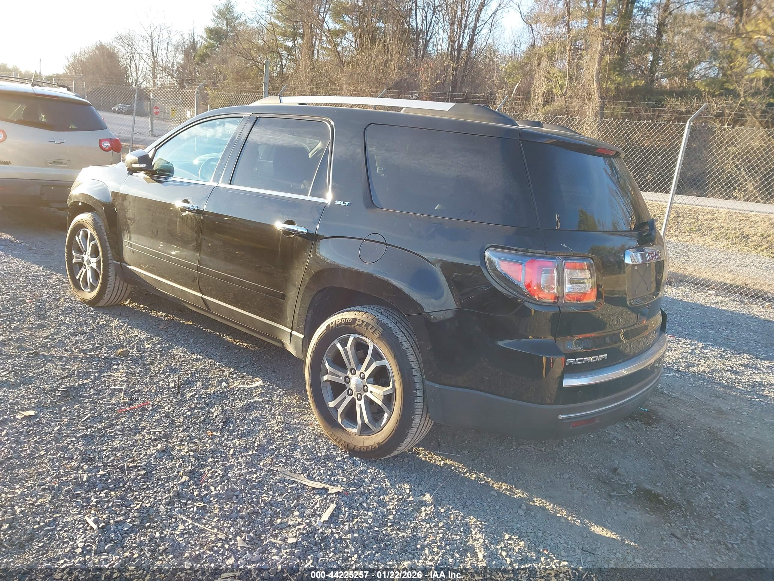 GMC ACADIA image 3