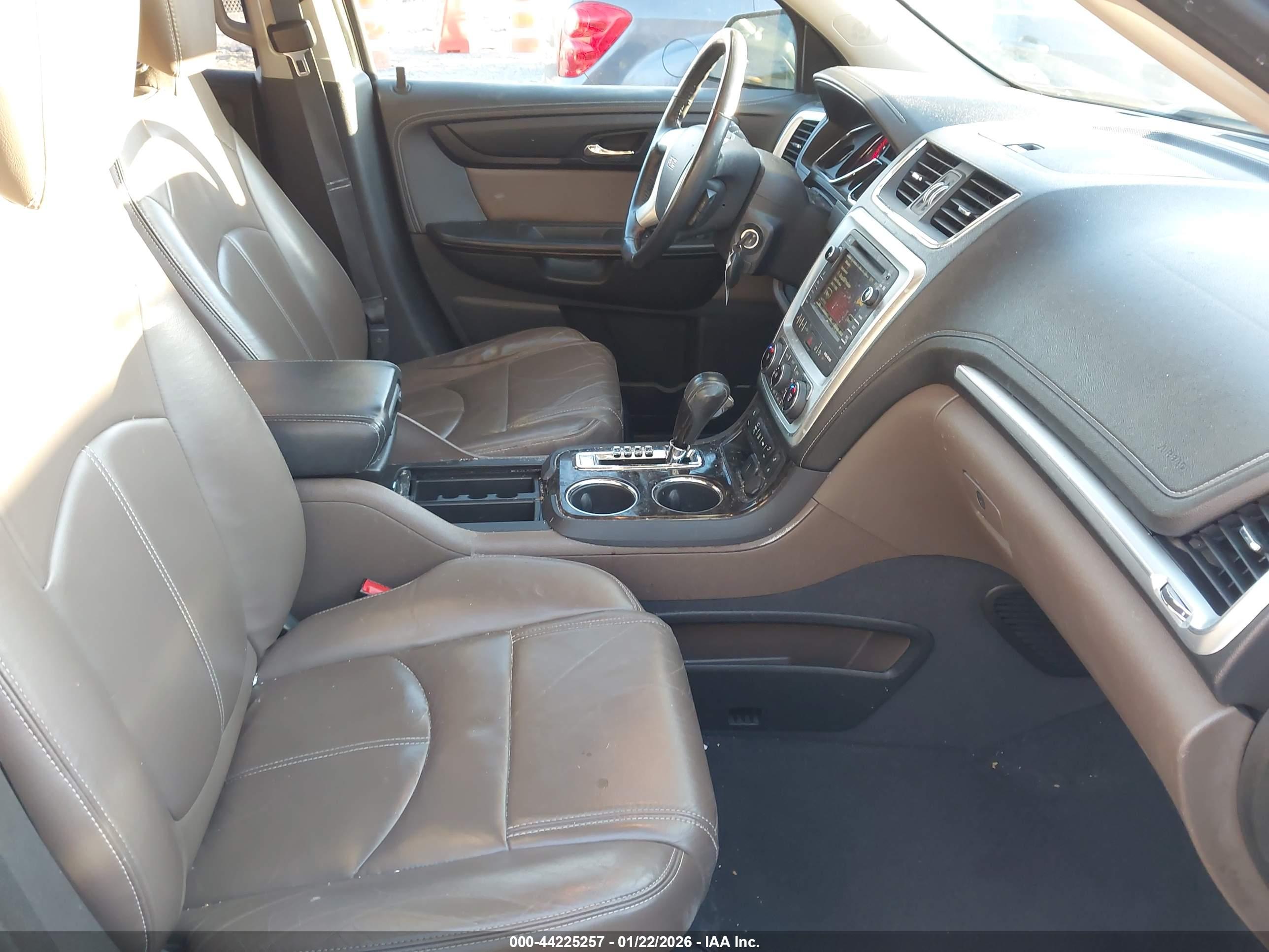 GMC ACADIA image 5