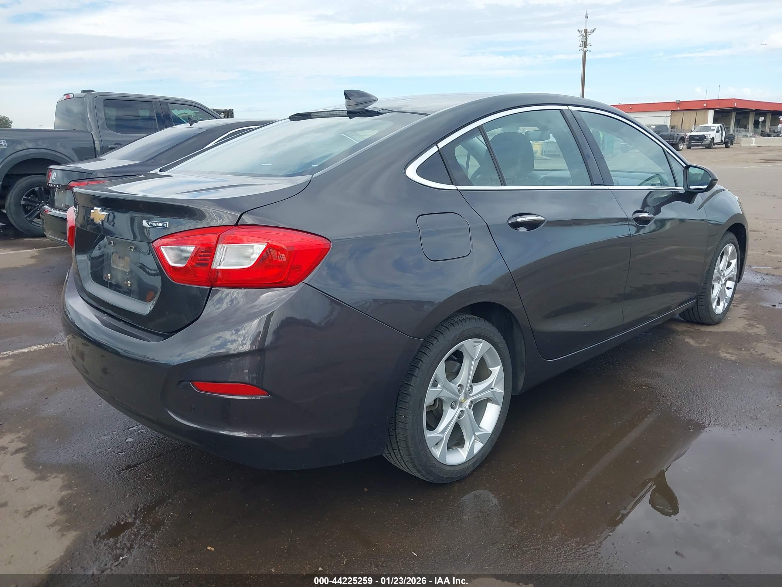 CHEVROLET CRUZE image 4