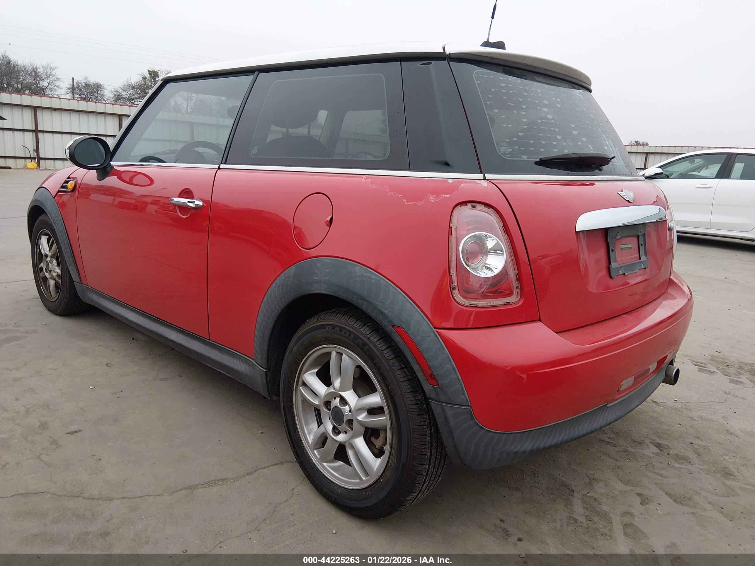 MINI COOPER image 3