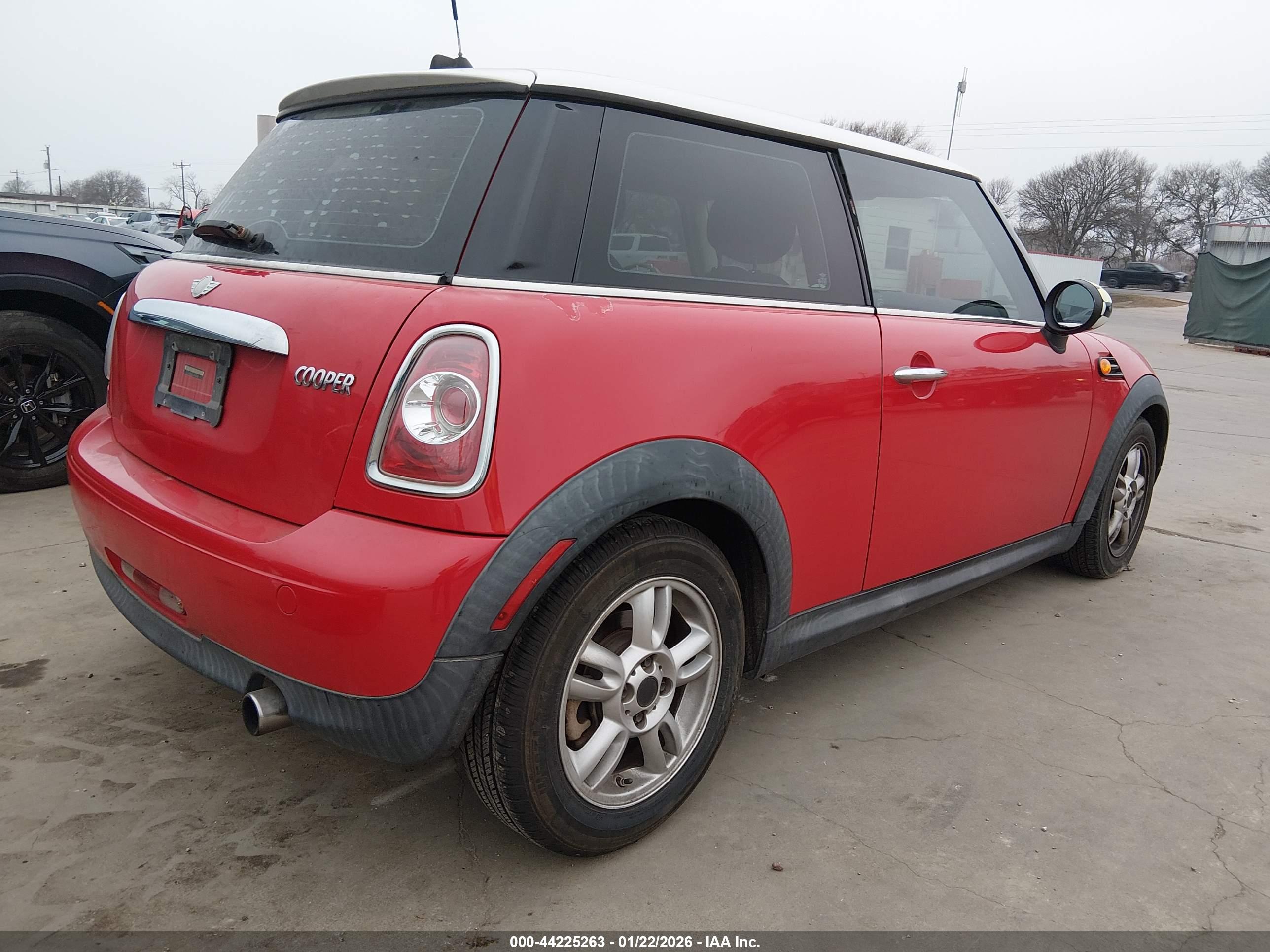 MINI COOPER image 4