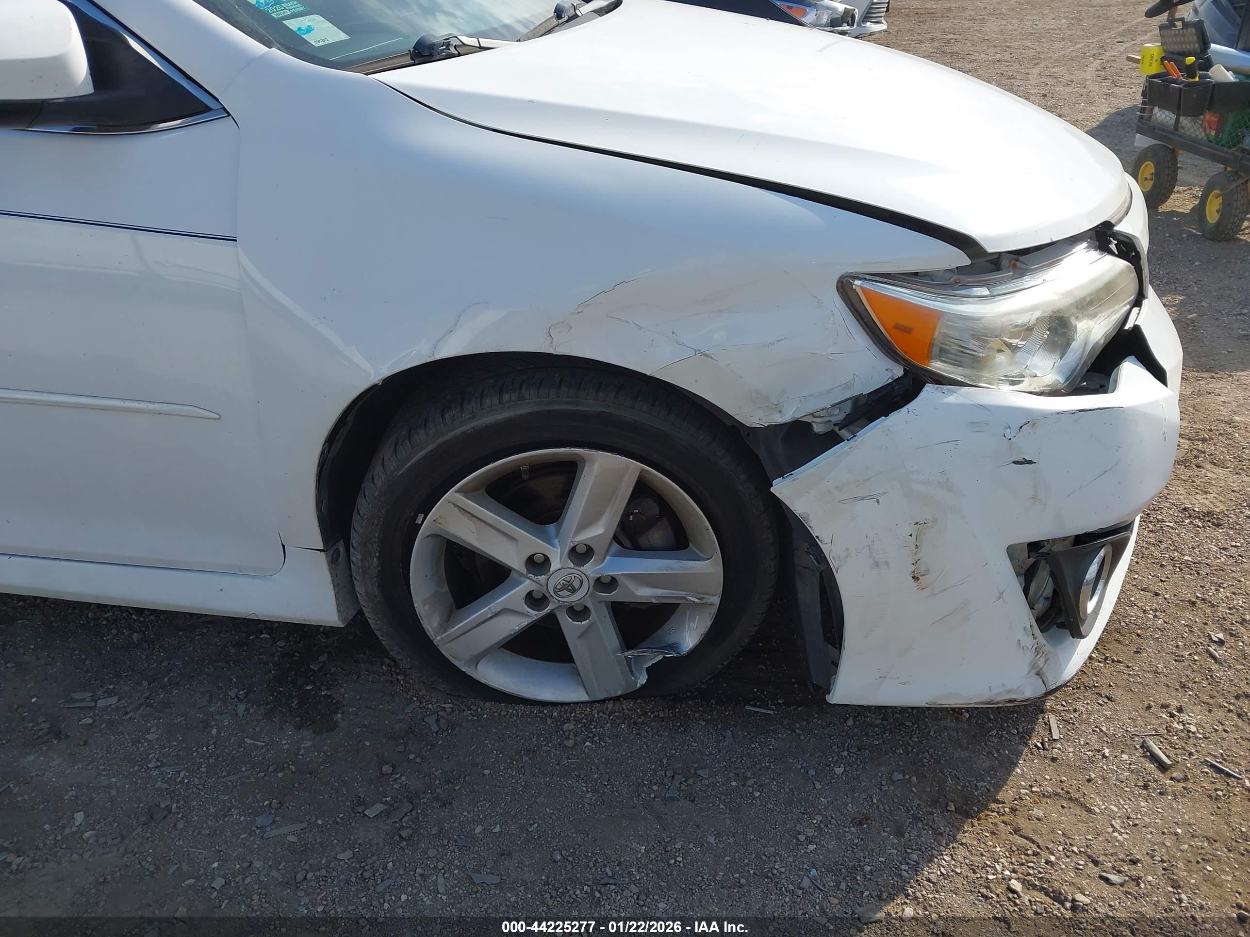 TOYOTA CAMRY image 6