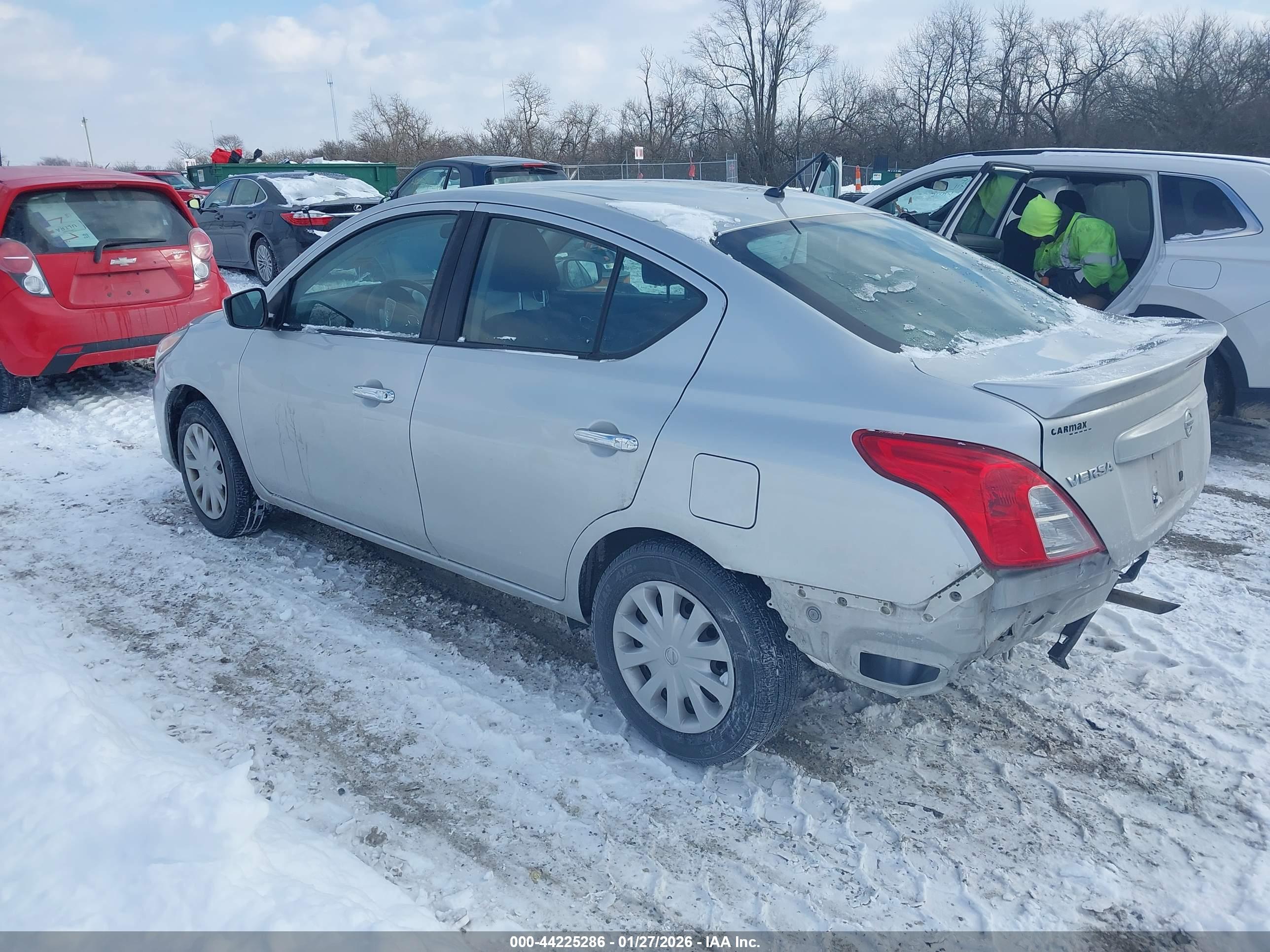 NISSAN VERSA image 3