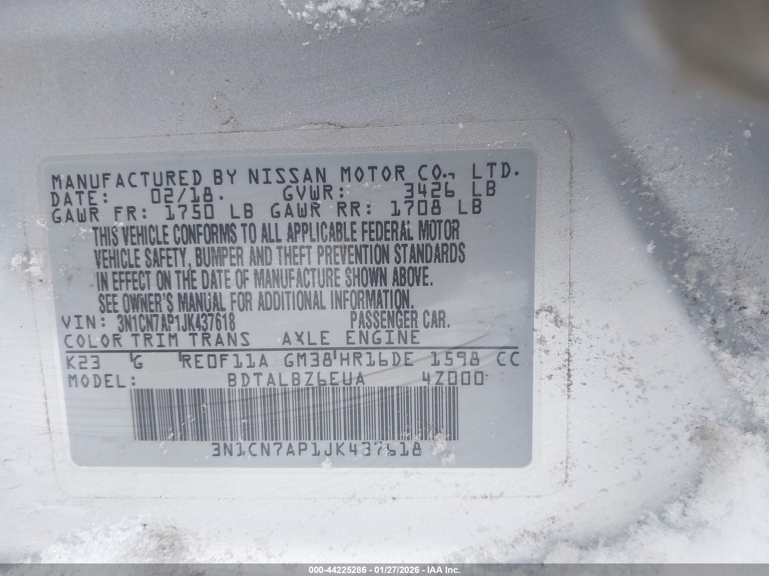 NISSAN VERSA image 9