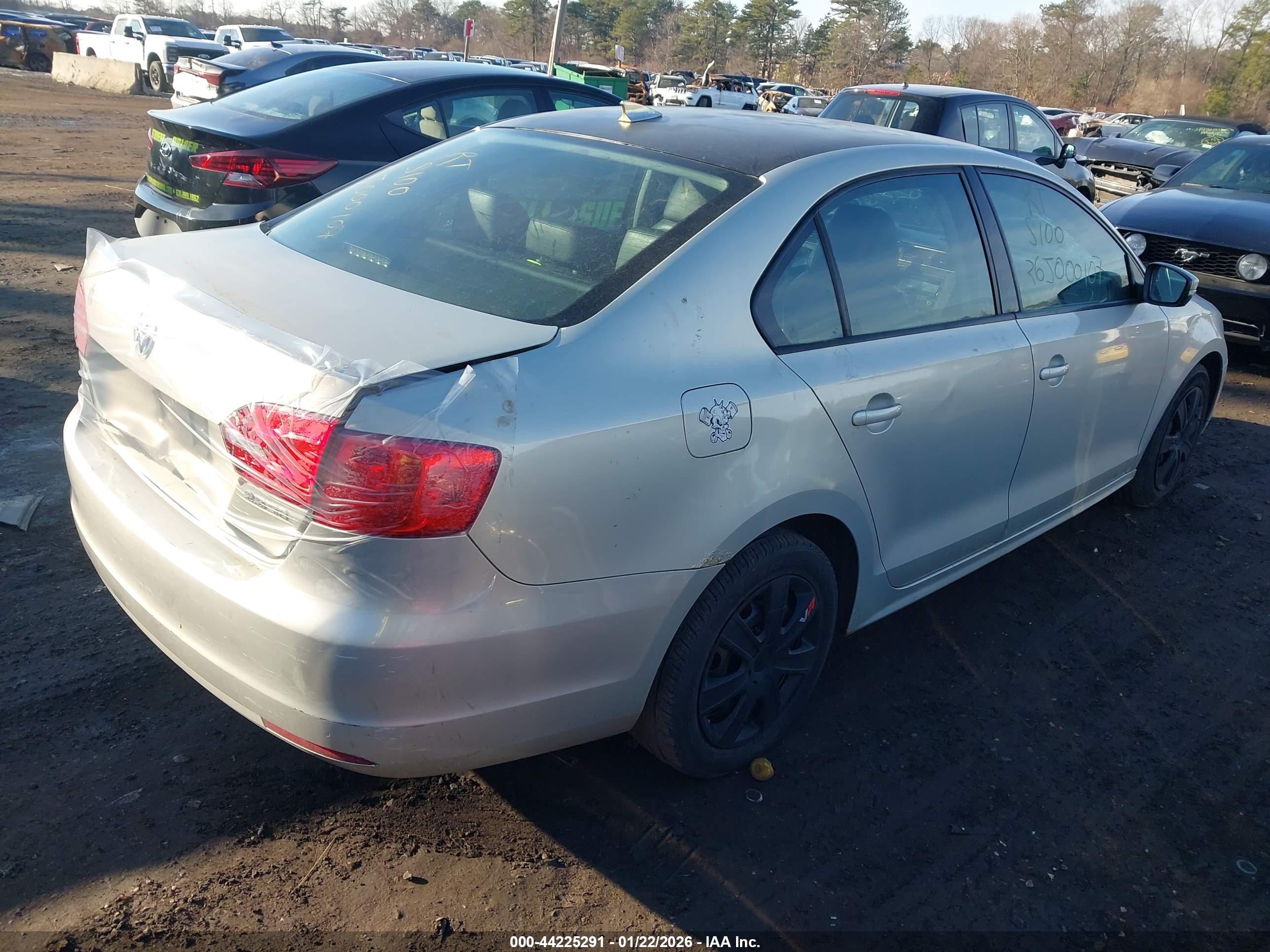 VOLKSWAGEN JETTA image 4
